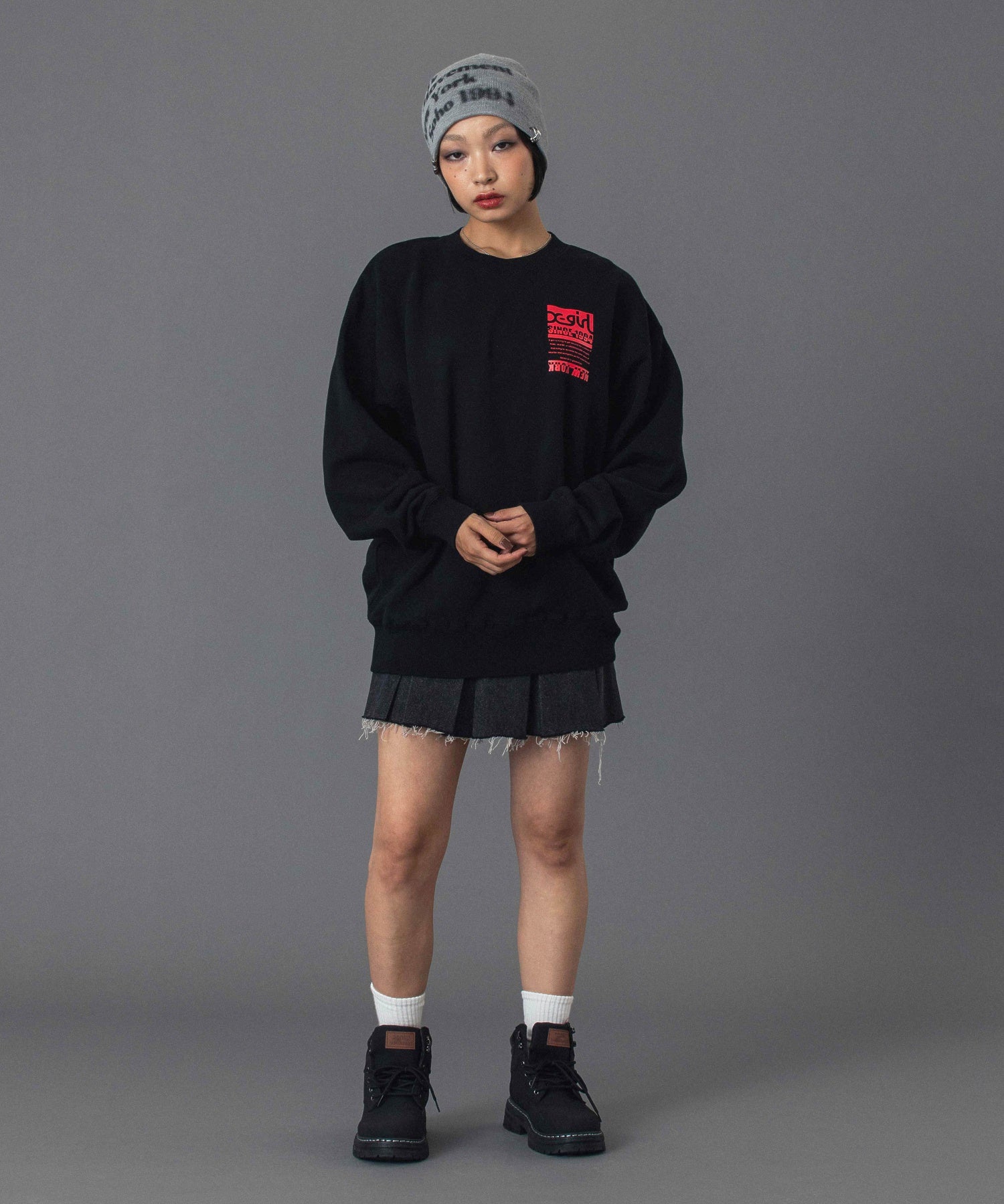 BI COLOR BOX LOGO CREWNECK SWEAT TOP