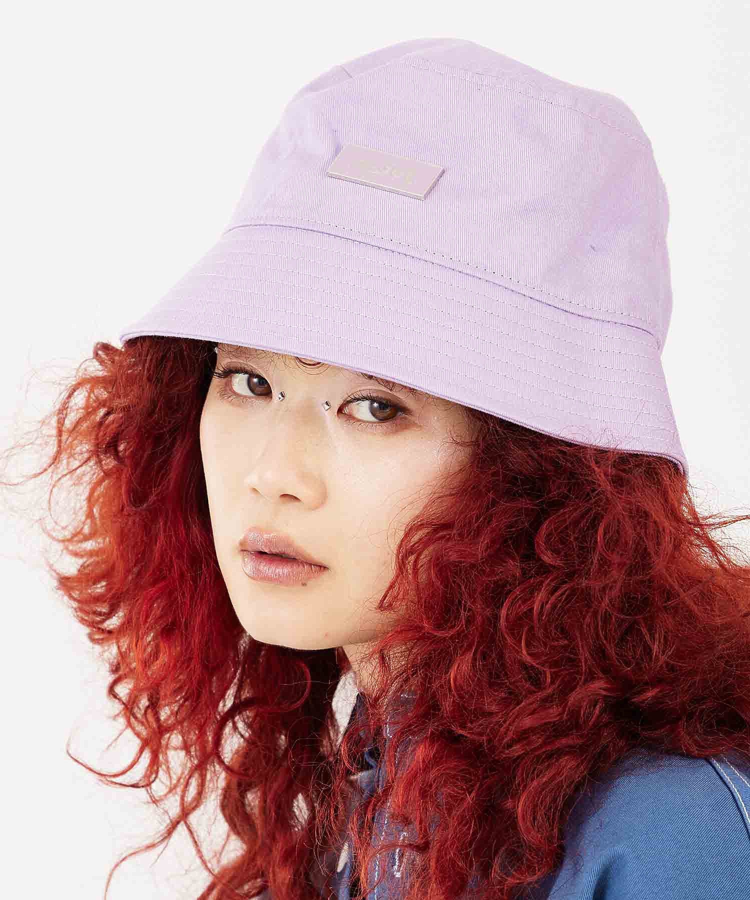 METAL PLATE BUCKET HAT X-girl