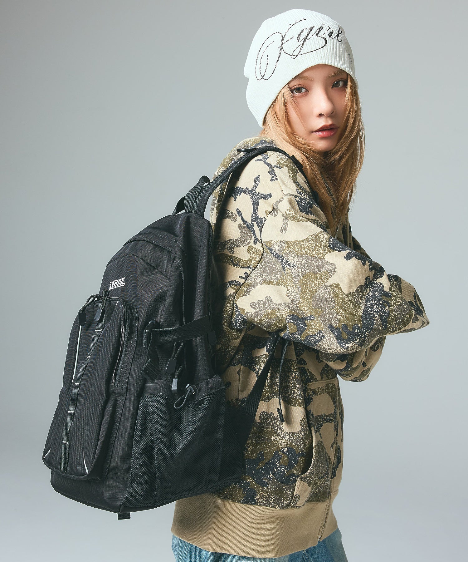 SPRAY LOGO AND STUDDED BEANIE