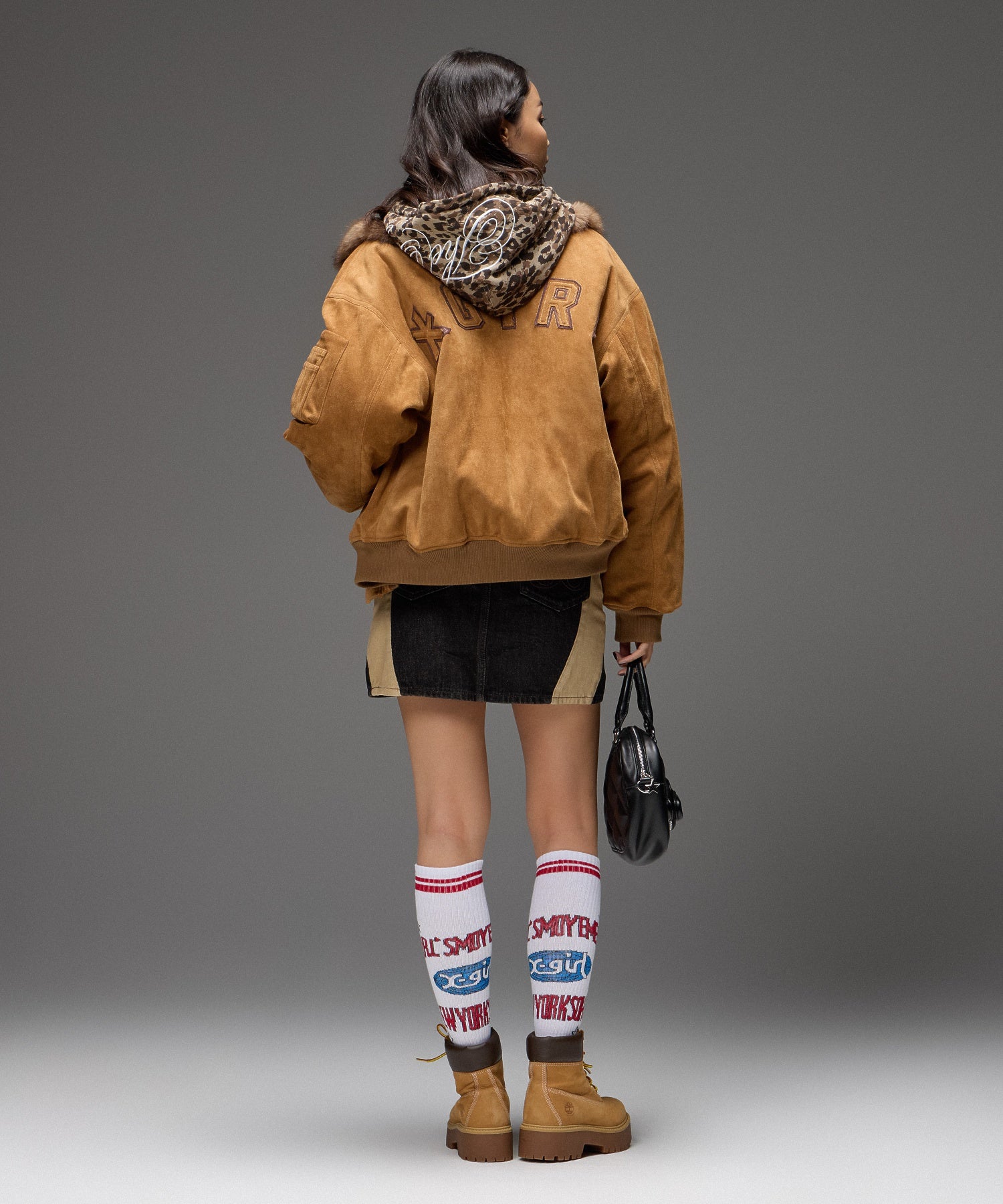 WORLD LOGO JACQUARD RIB HIGH SOCKS