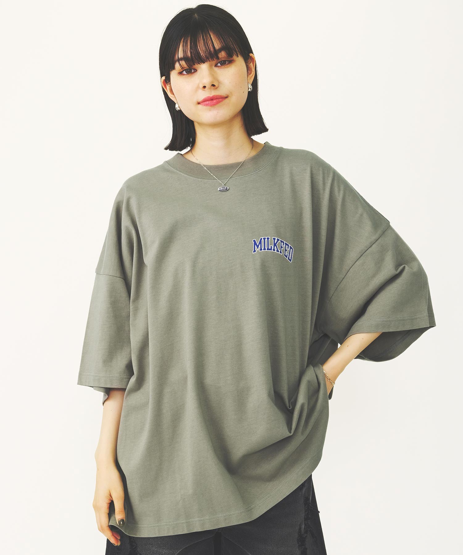 COLLEGE LOGO SUPER BIG S/S TOP