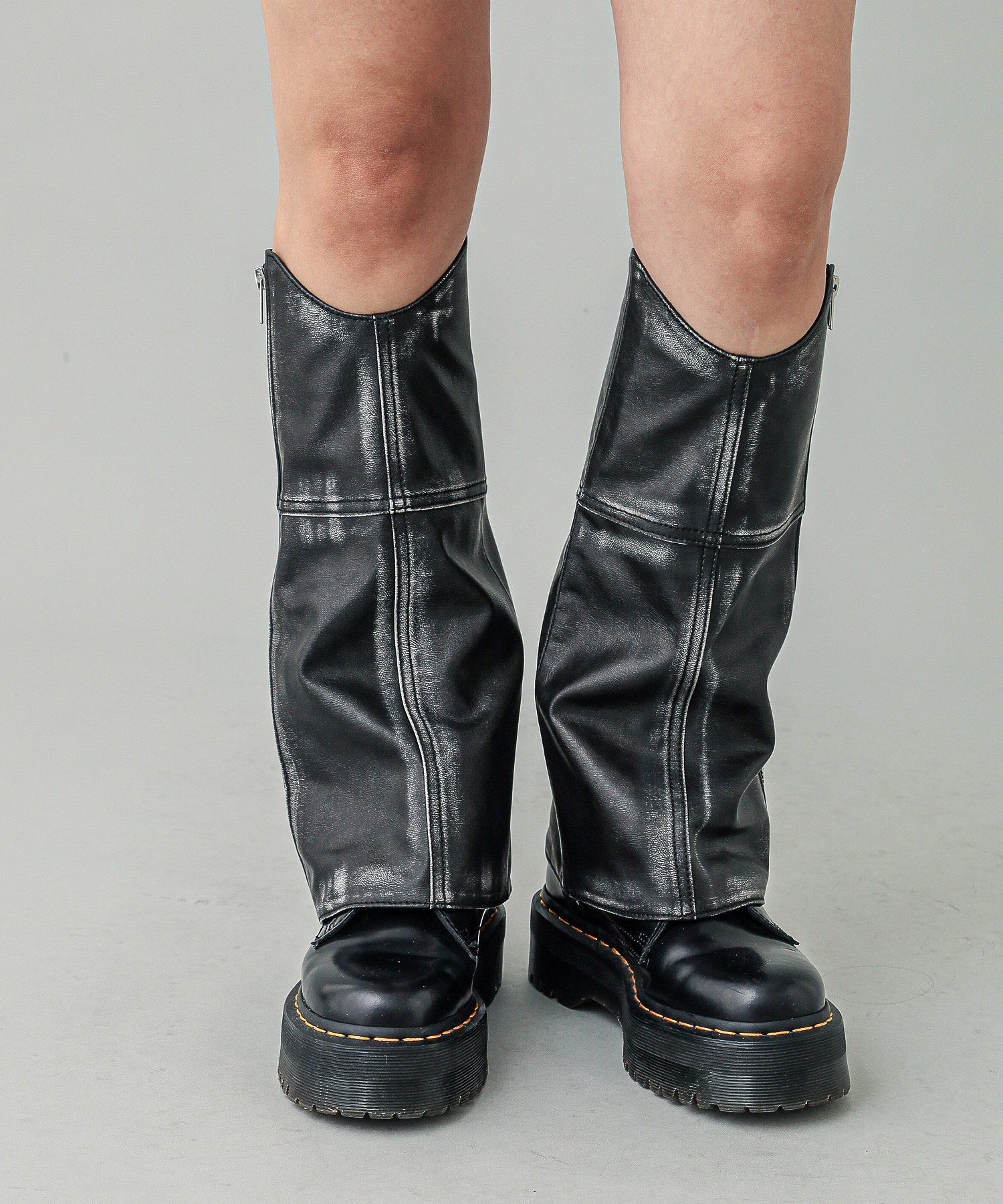 FAUX LEATHER LEG WARMER