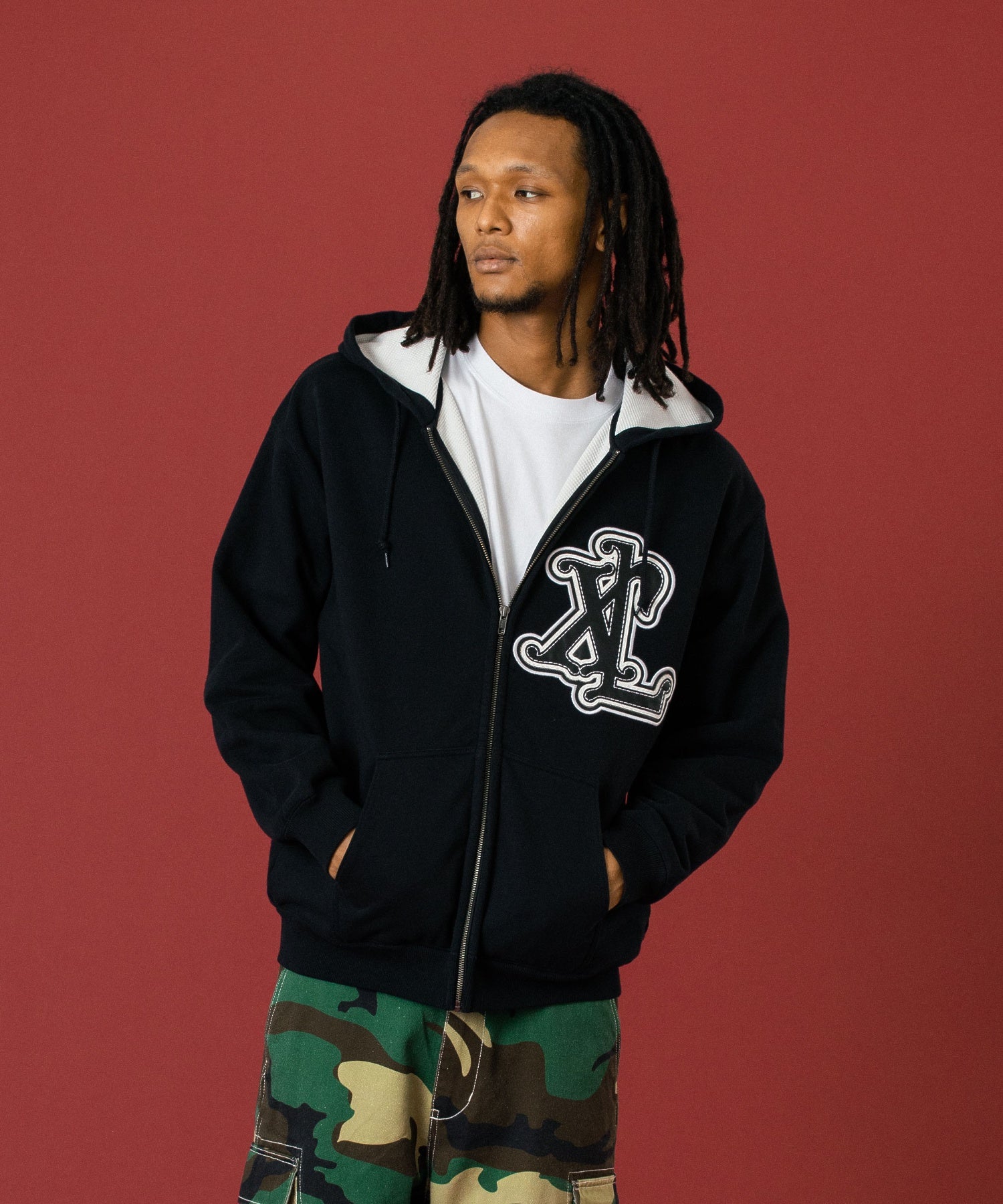 MODEL 身長185cm / 着用サイズ：Lサイズ