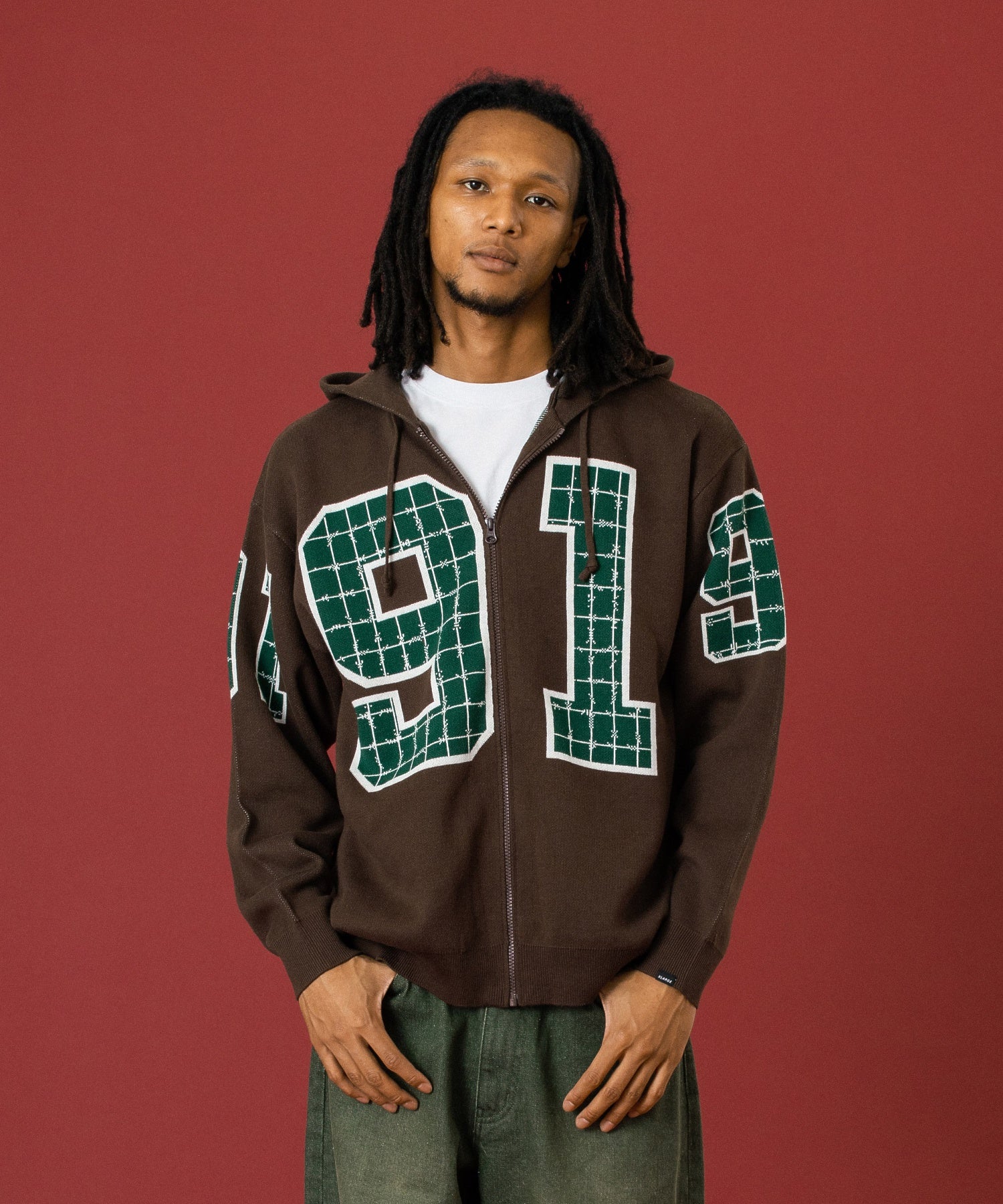 MODEL 身長185cm / 着用サイズ：Lサイズ