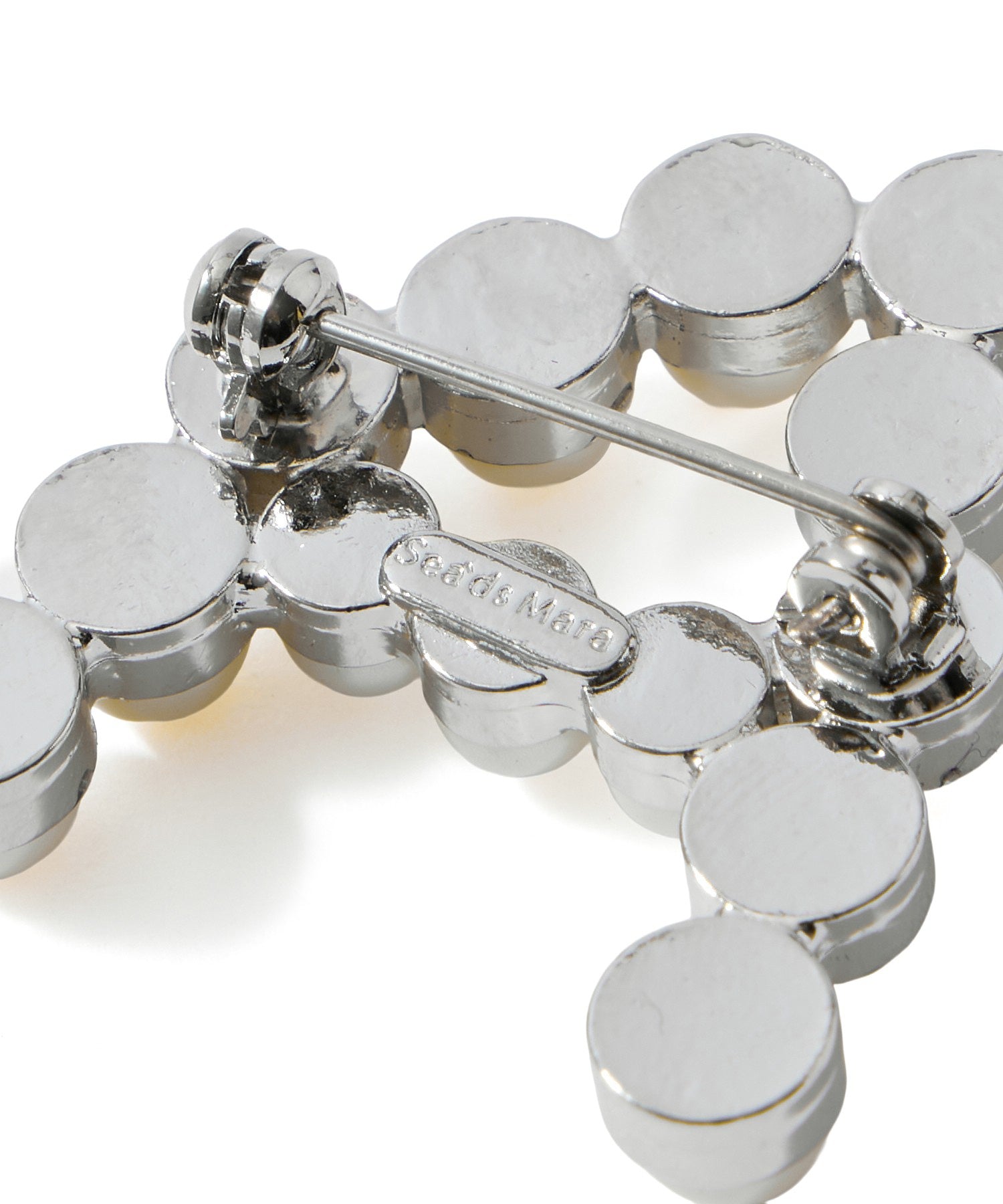 Sea’ds mara/Alphabet brooch A