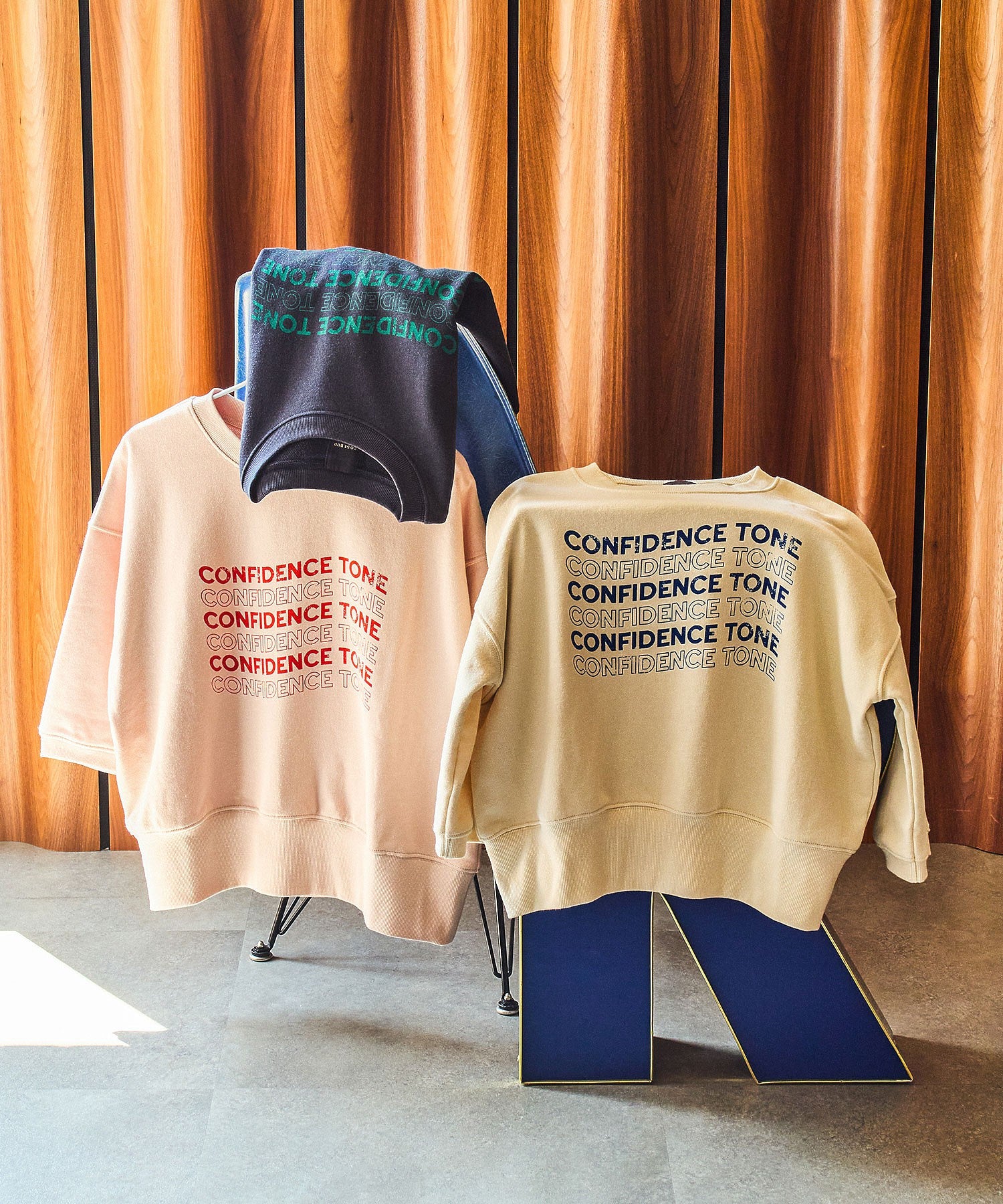 SHORT LENGTH SWEAT TOP
