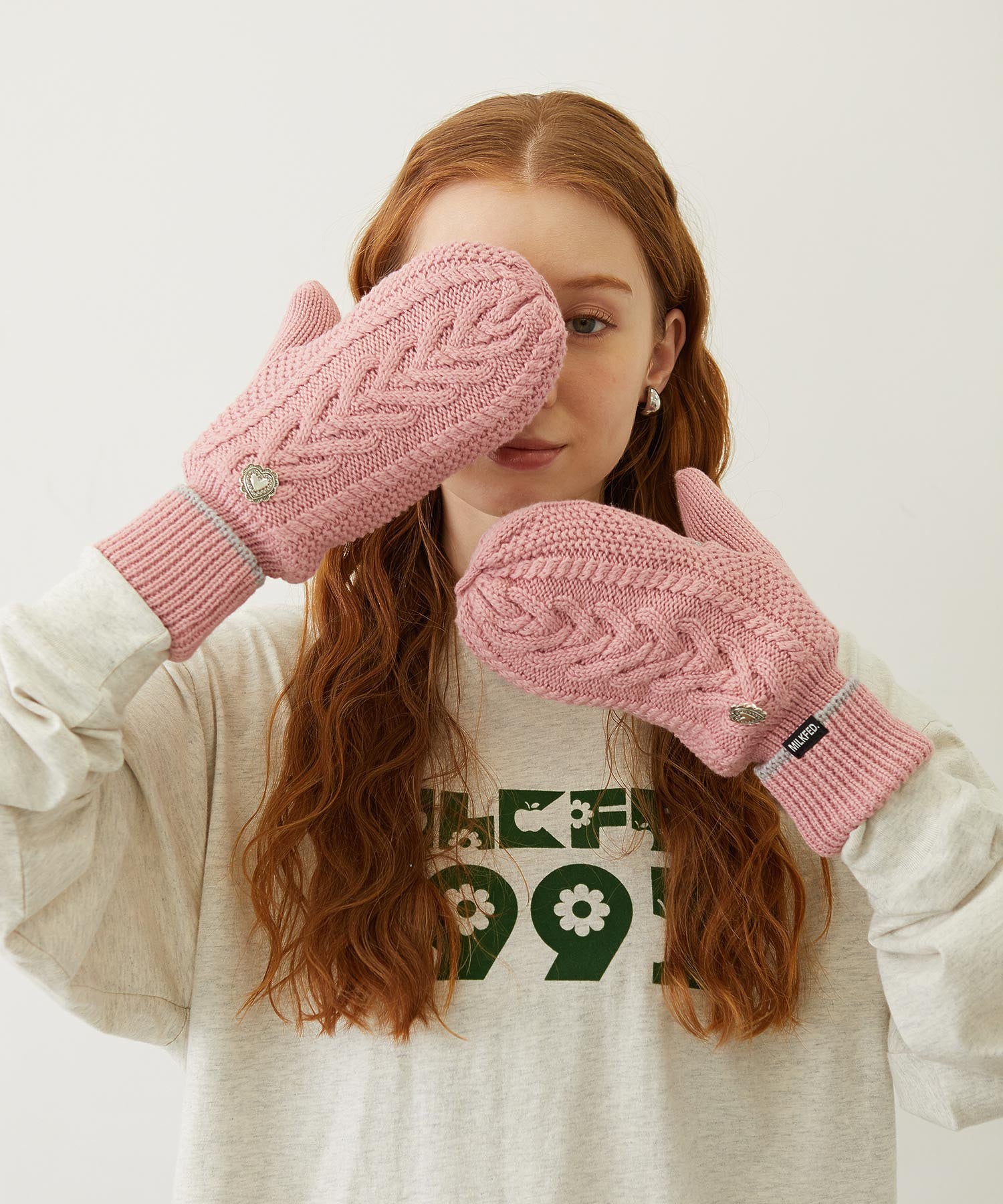 HEART CABLE MITTENS