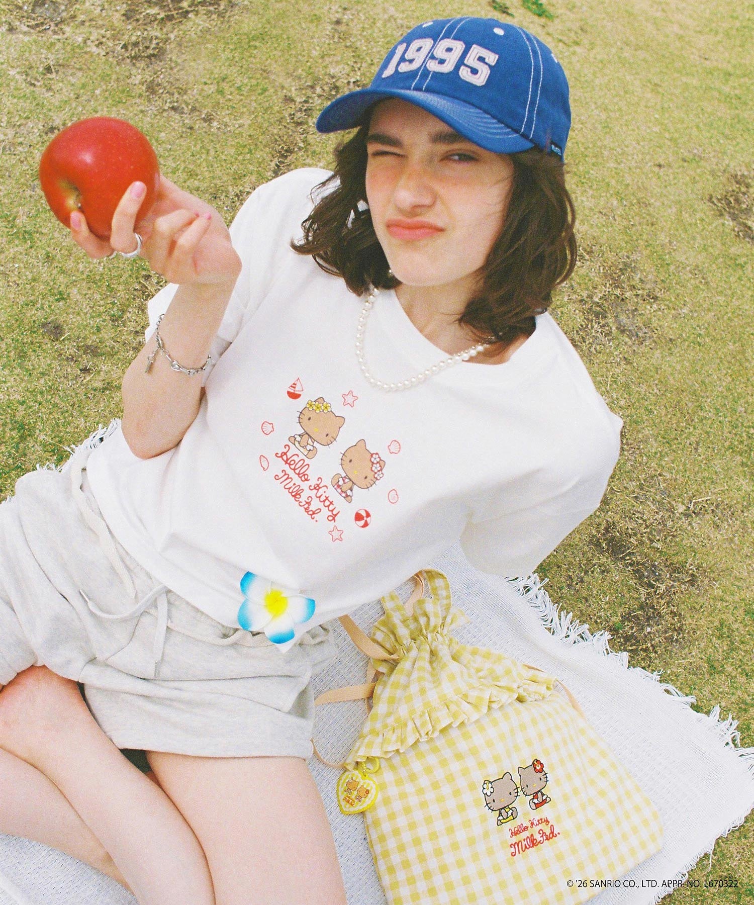 MILKFED. × HELLO KITTY SUN-KISSED F2F KEYCHAIN
