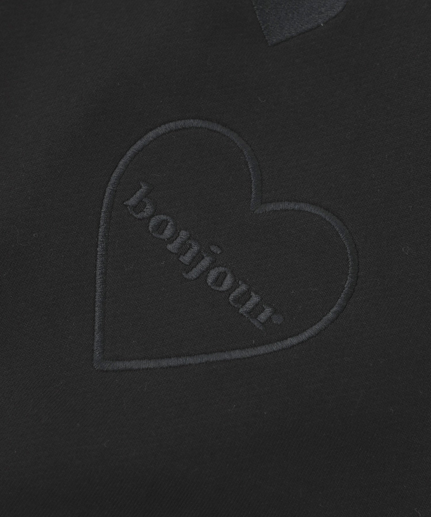 HEARTS EMBROIDERY SWEAT TOP