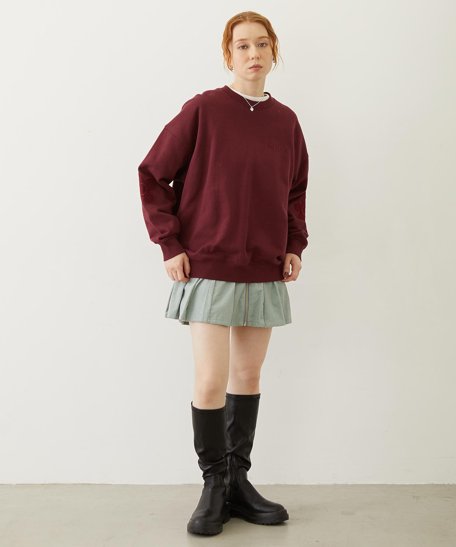 FLOWER ELBOW PATCH SWEAT TOP