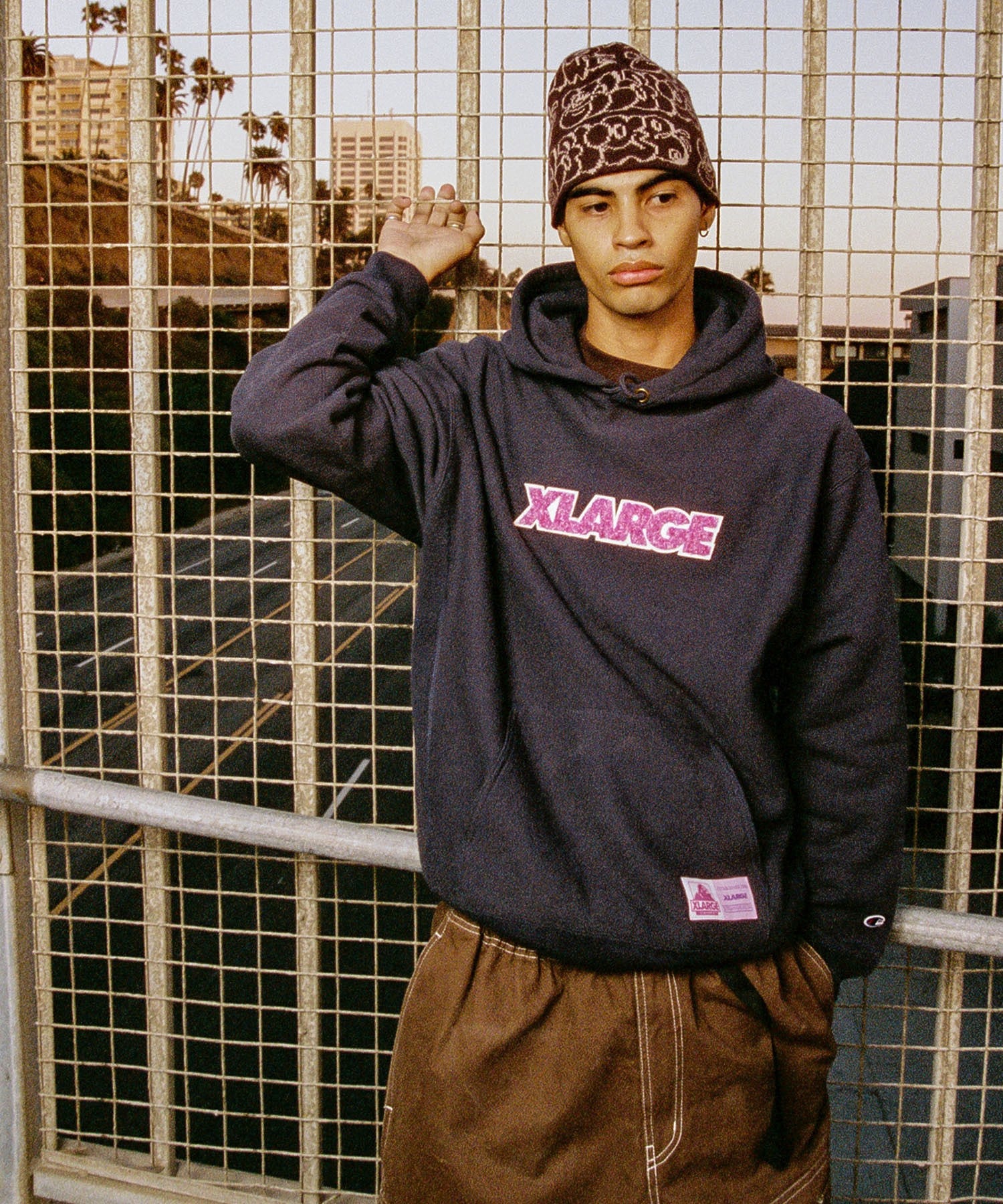 XLARGE×Champion REVERSE WEAVE PULLOVER HOODED SWEAT SHIRT