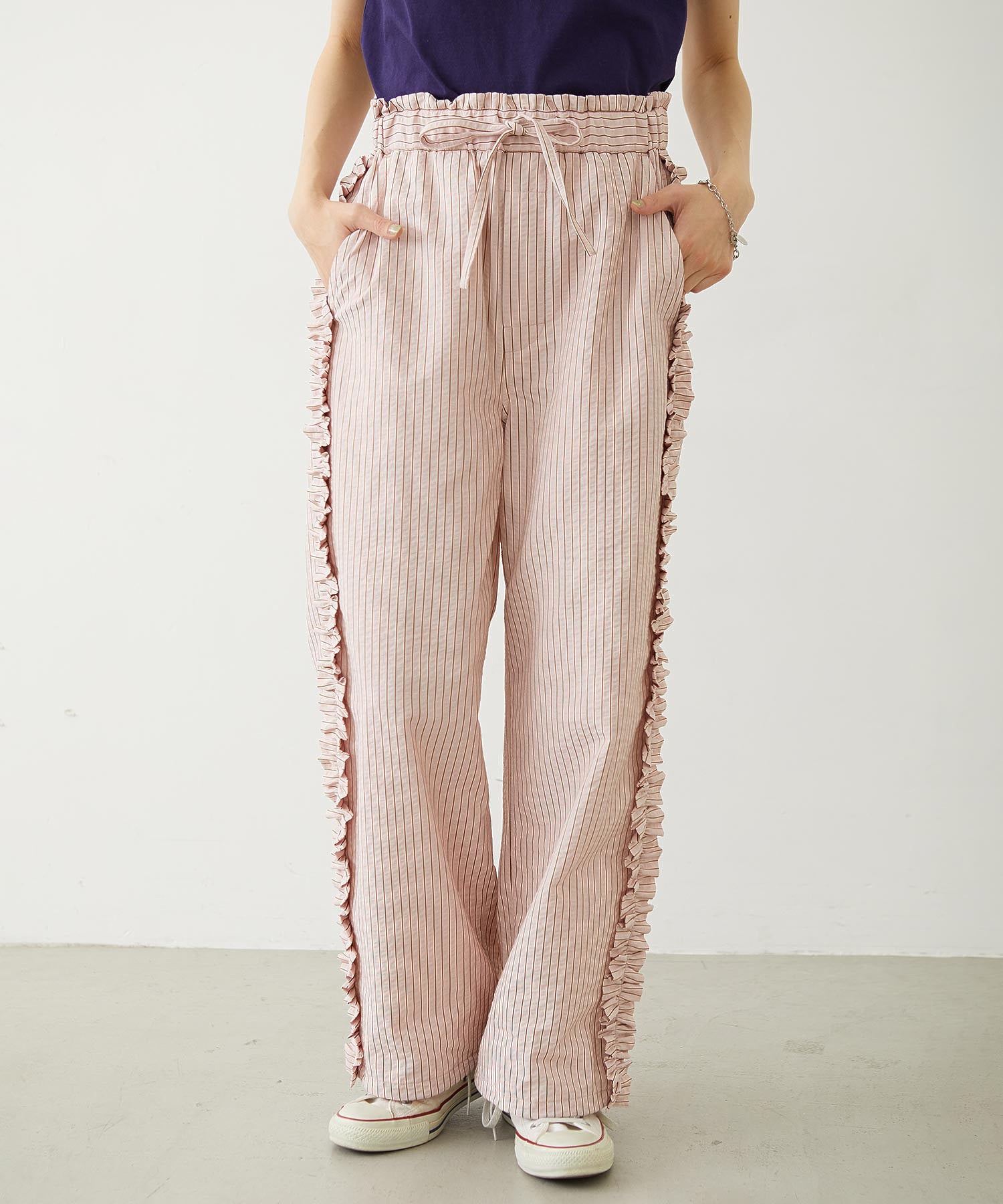 STRIPED RUFFLE PANTS