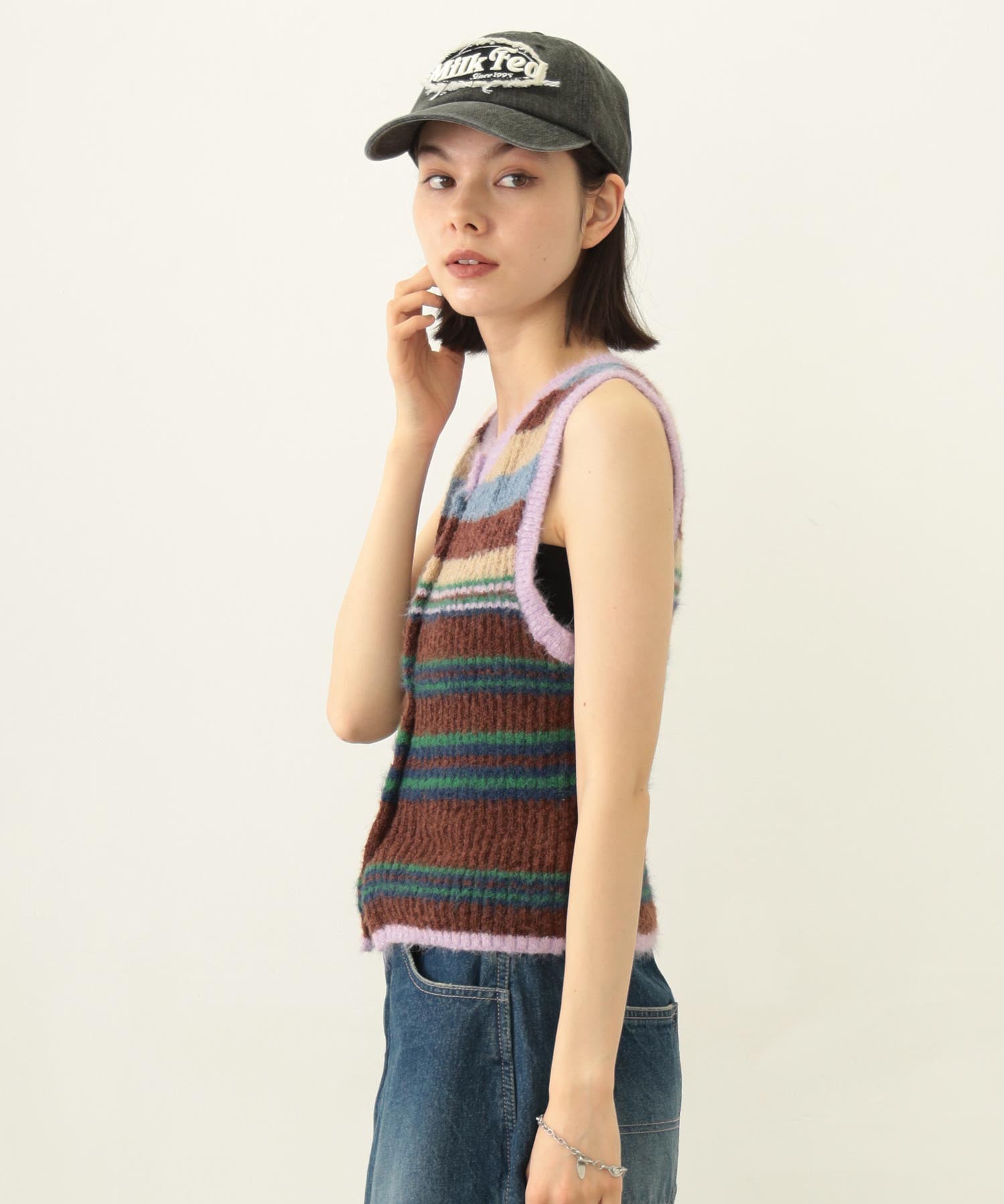TWO-TYPE STRIPED KNIT VEST