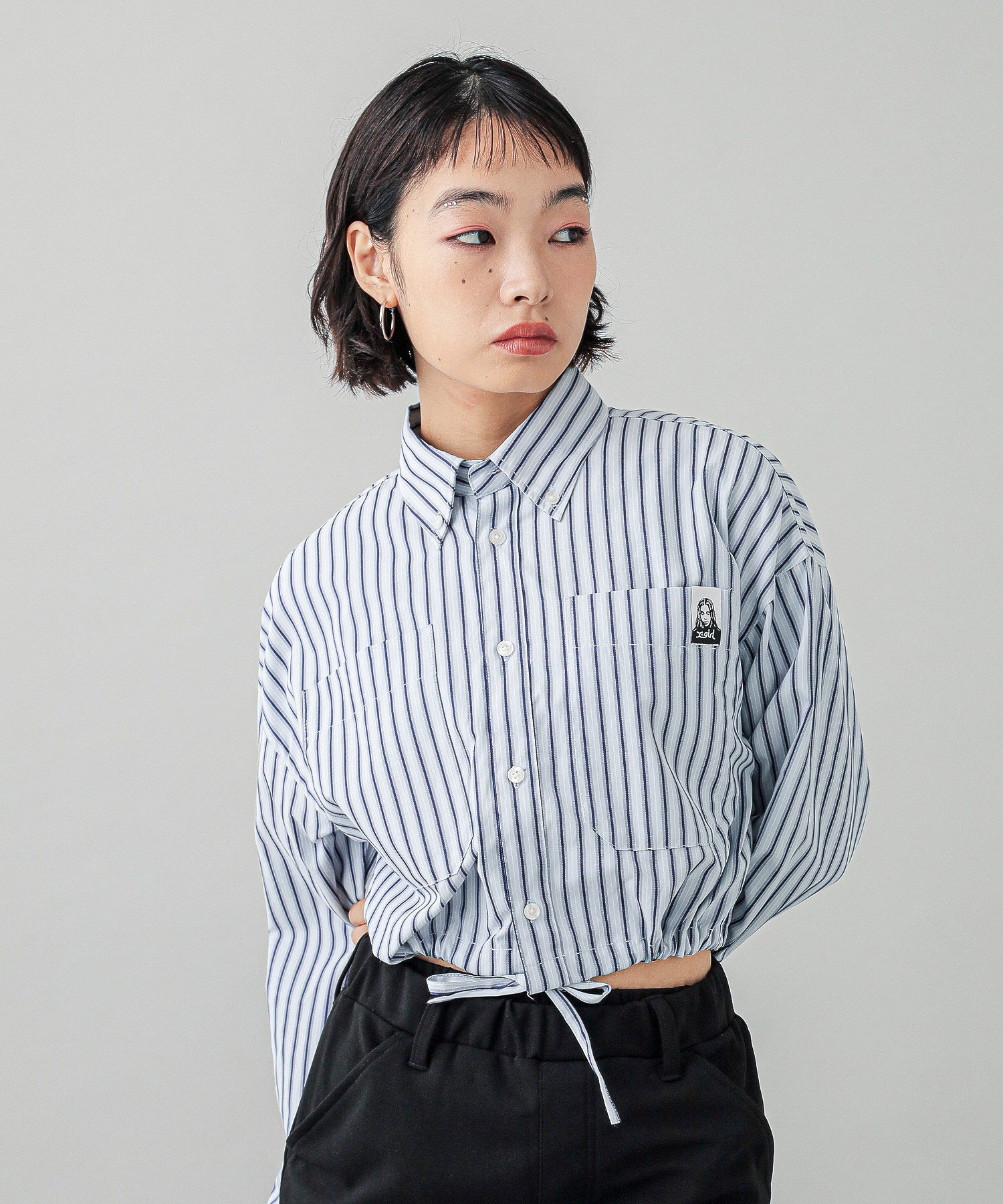 FACE LABEL CROPPED L/S SHIRT