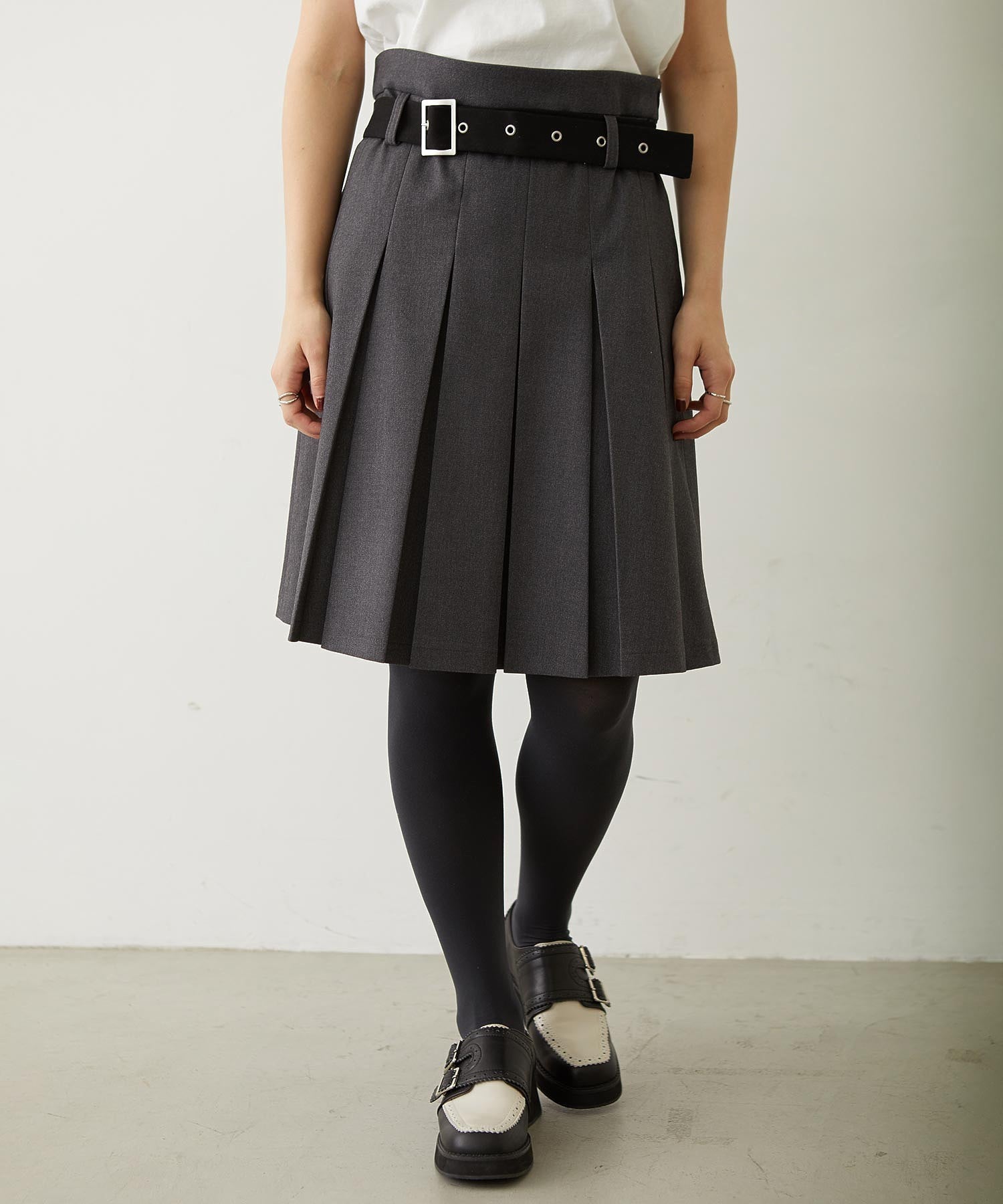 BELTED PLEATED SKIRT
