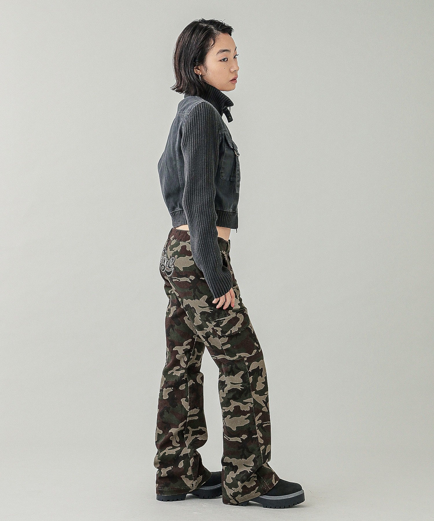 LOW RISE HIP LOGO PANTS