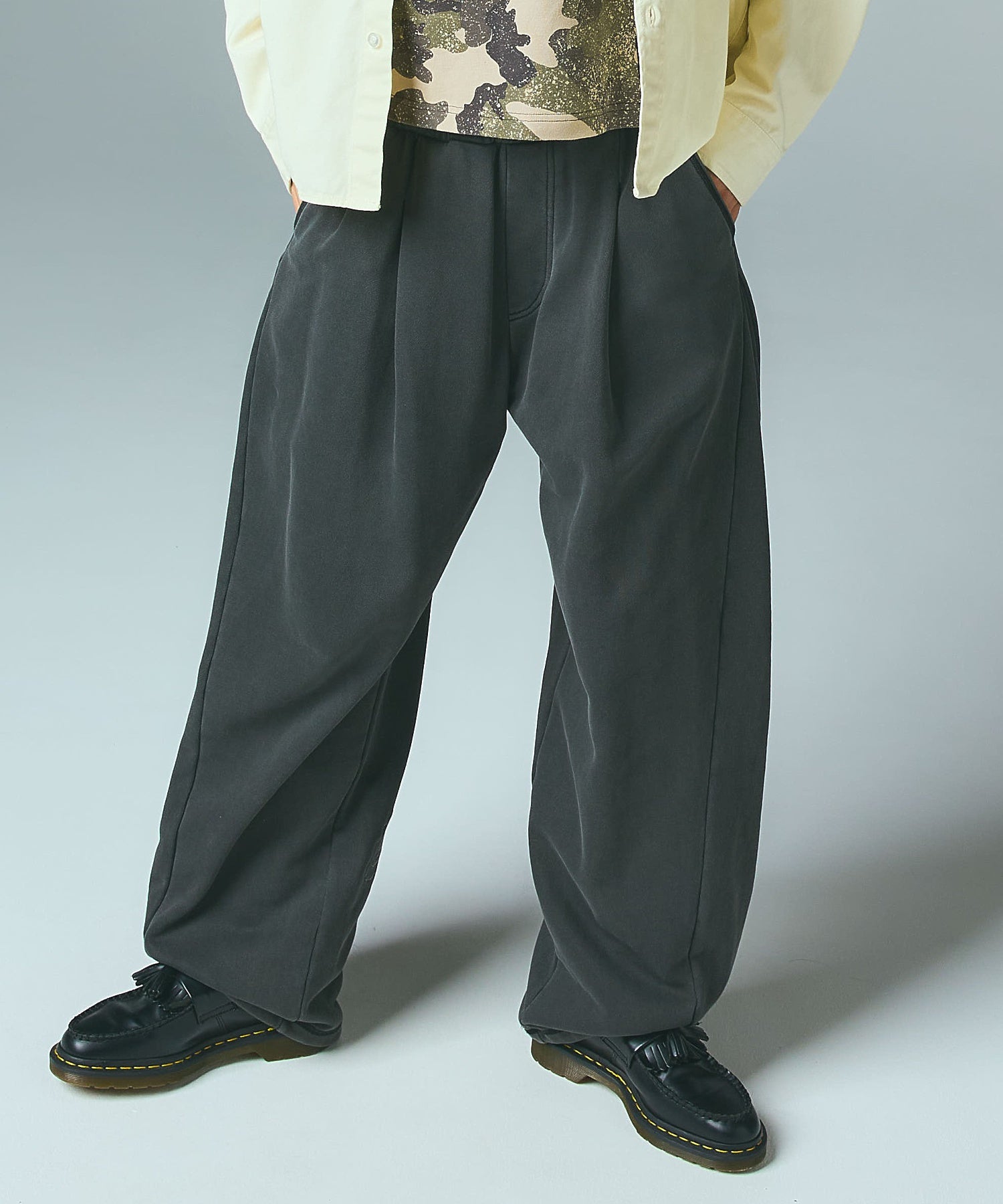 PIGMENT DYED SCRIPT LOGO SWEATPANTS