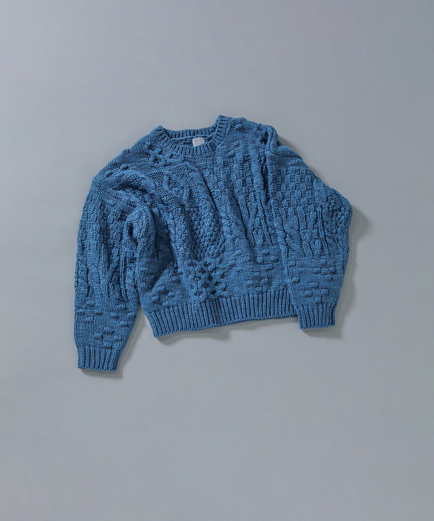 ケーブルニット