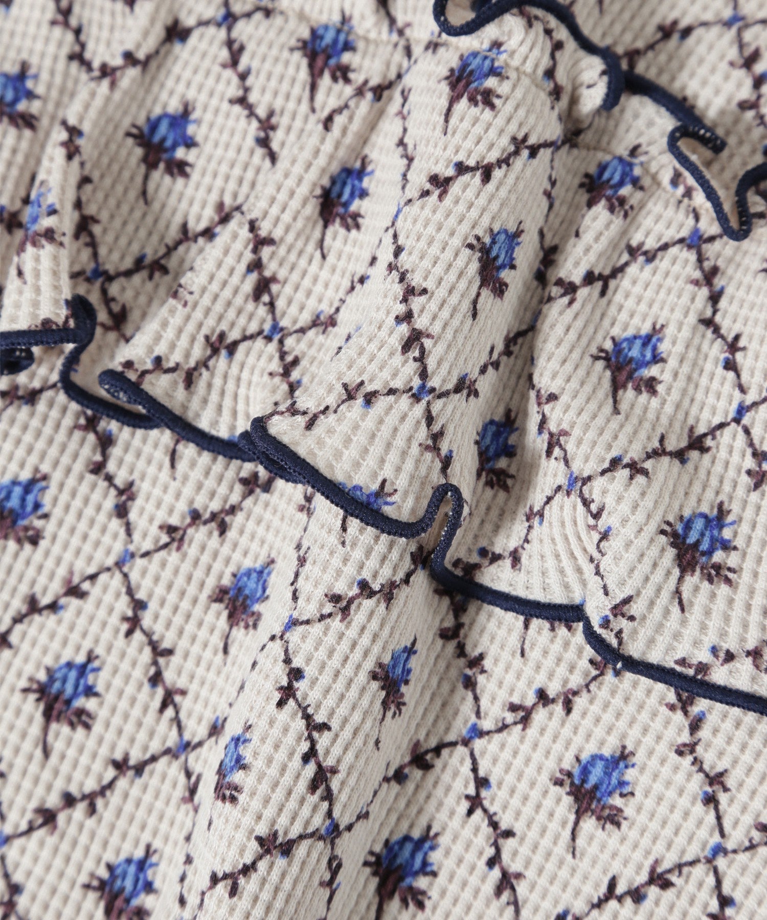 mag.by c/フラワーサーマルトップス