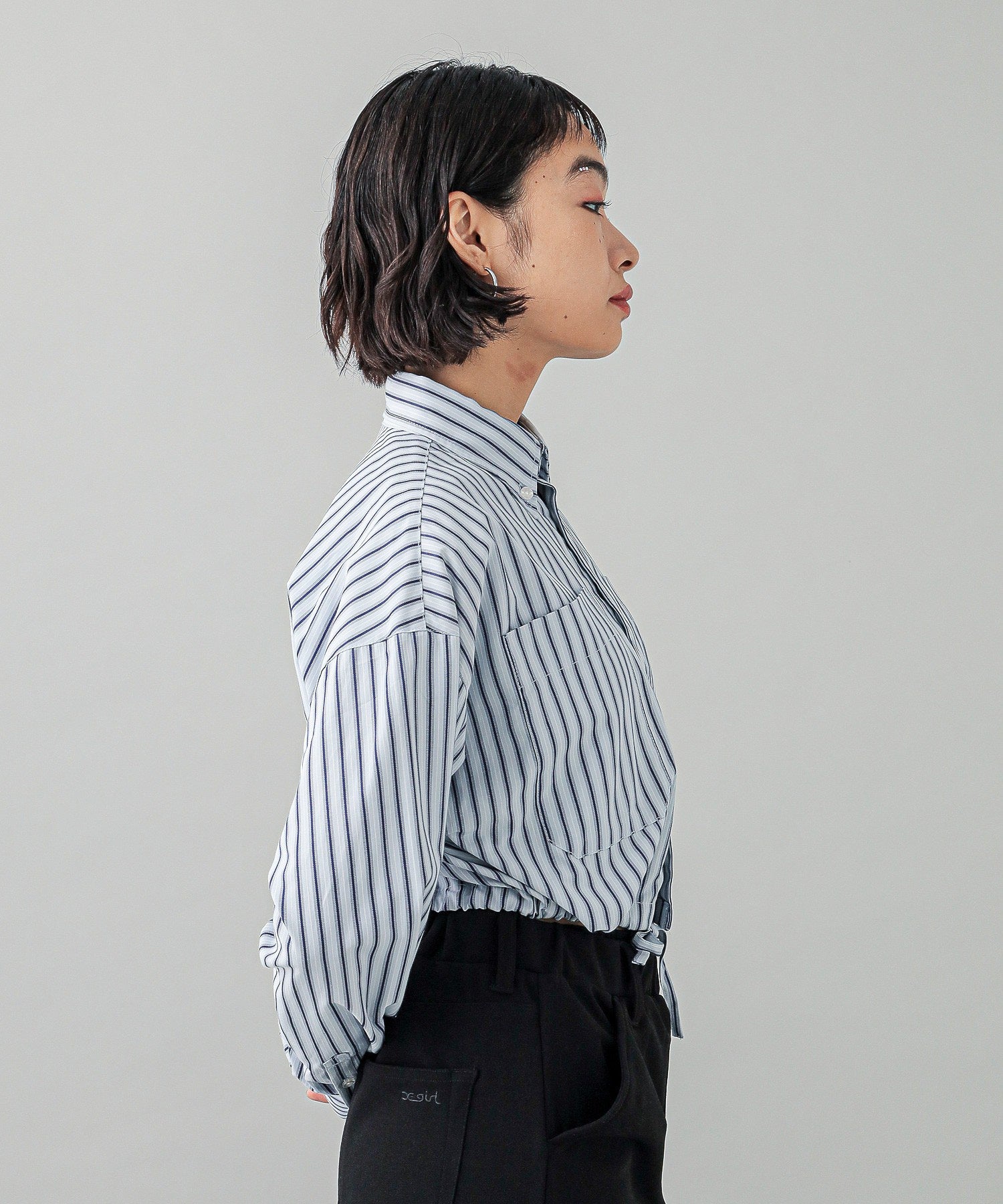 FACE LABEL CROPPED L/S SHIRT