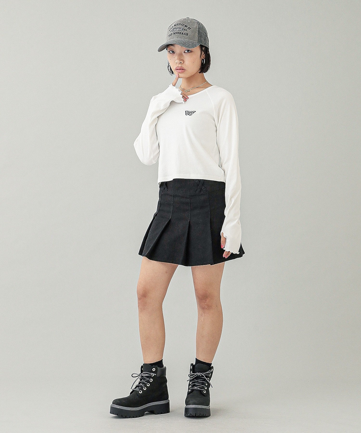 LOW RISE HIP LOGO MINI SKIRT