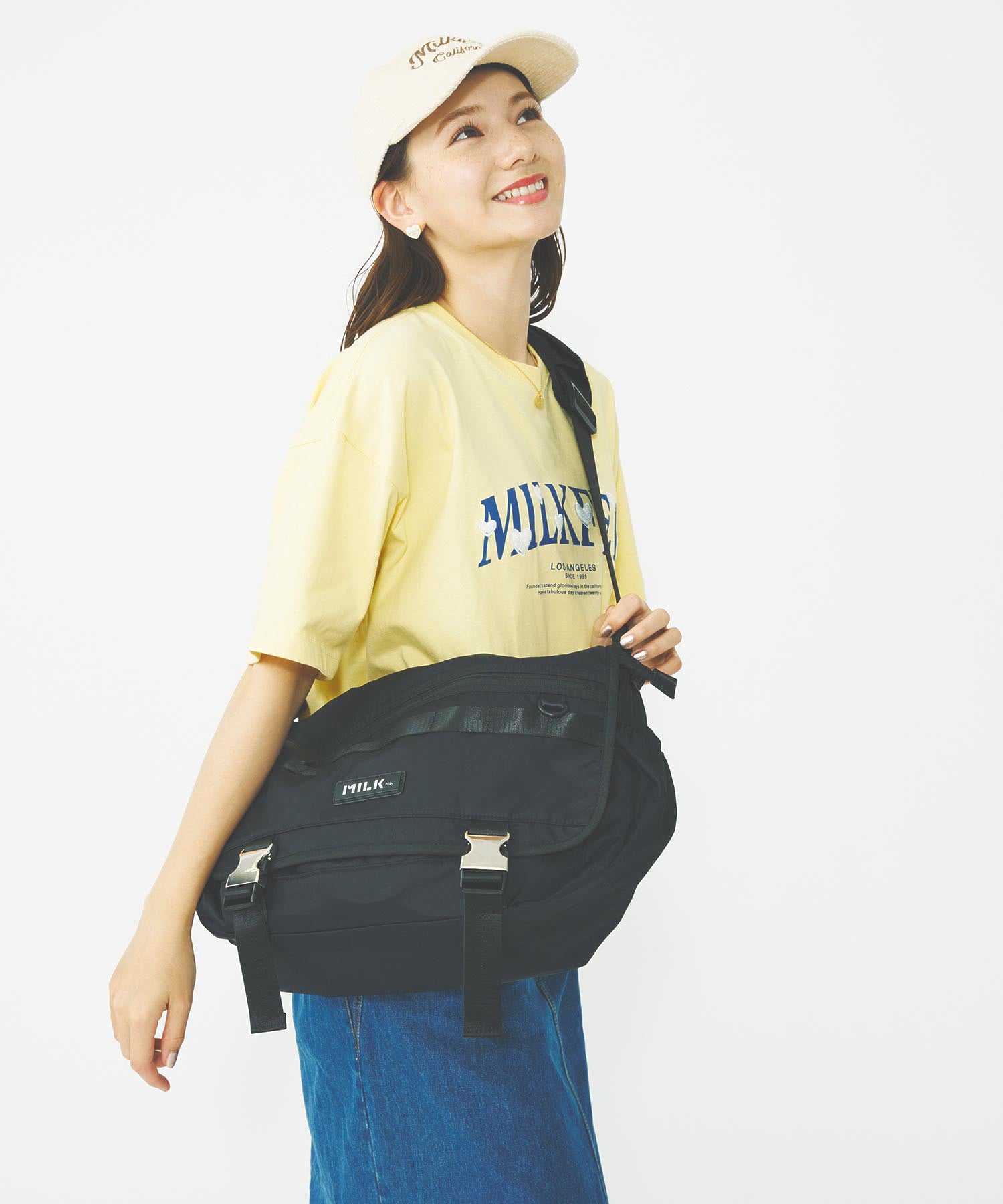 LOGO PLATE MESSENGER BAG MILKFED.