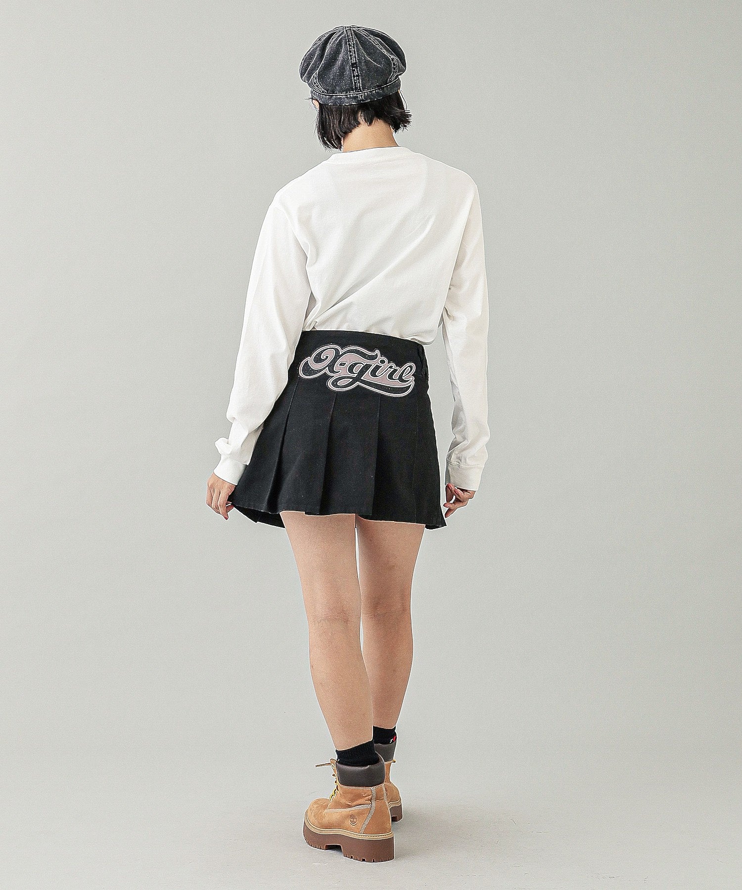 LOW RISE HIP LOGO MINI SKIRT