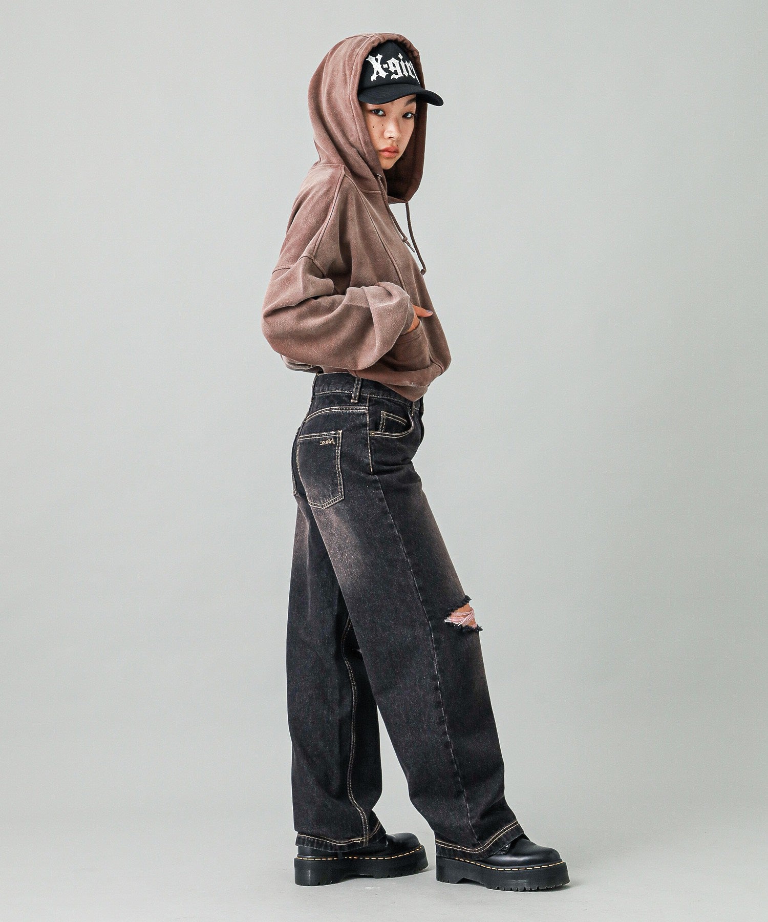 LOW RISE DISTRESSED DENIM PANTS