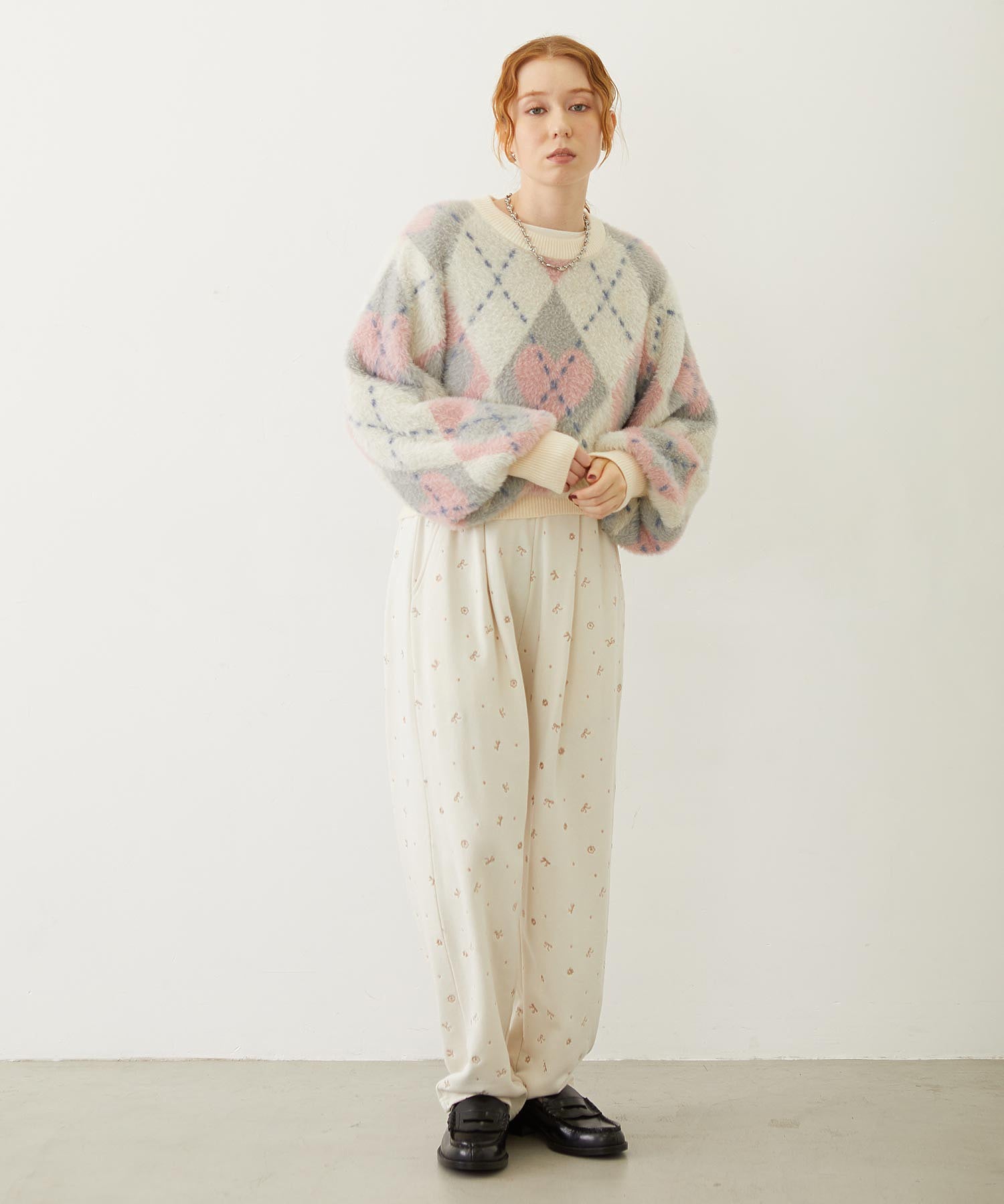 EMBROIDERY TUCK SWEAT PANTS