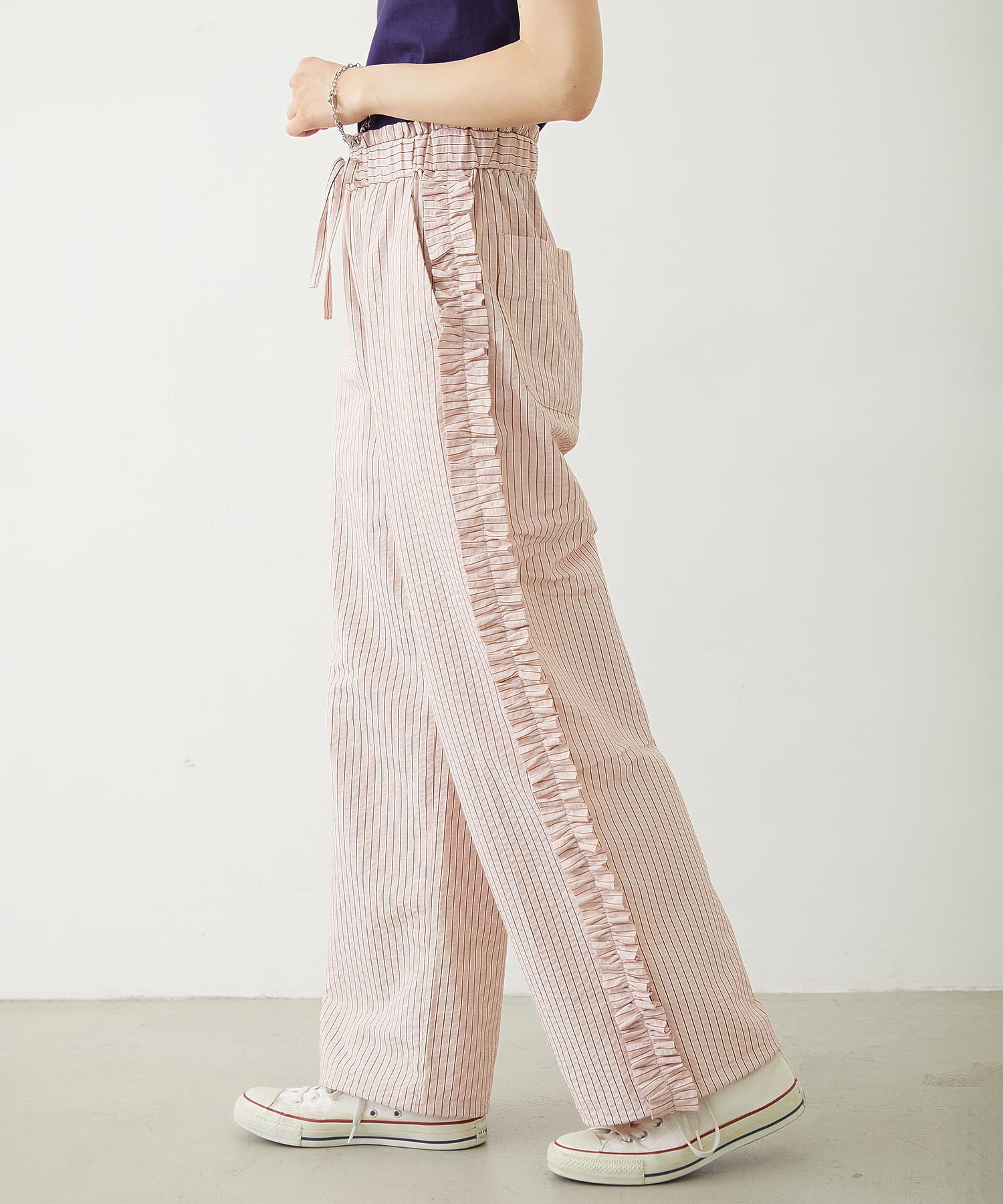 STRIPED RUFFLE PANTS