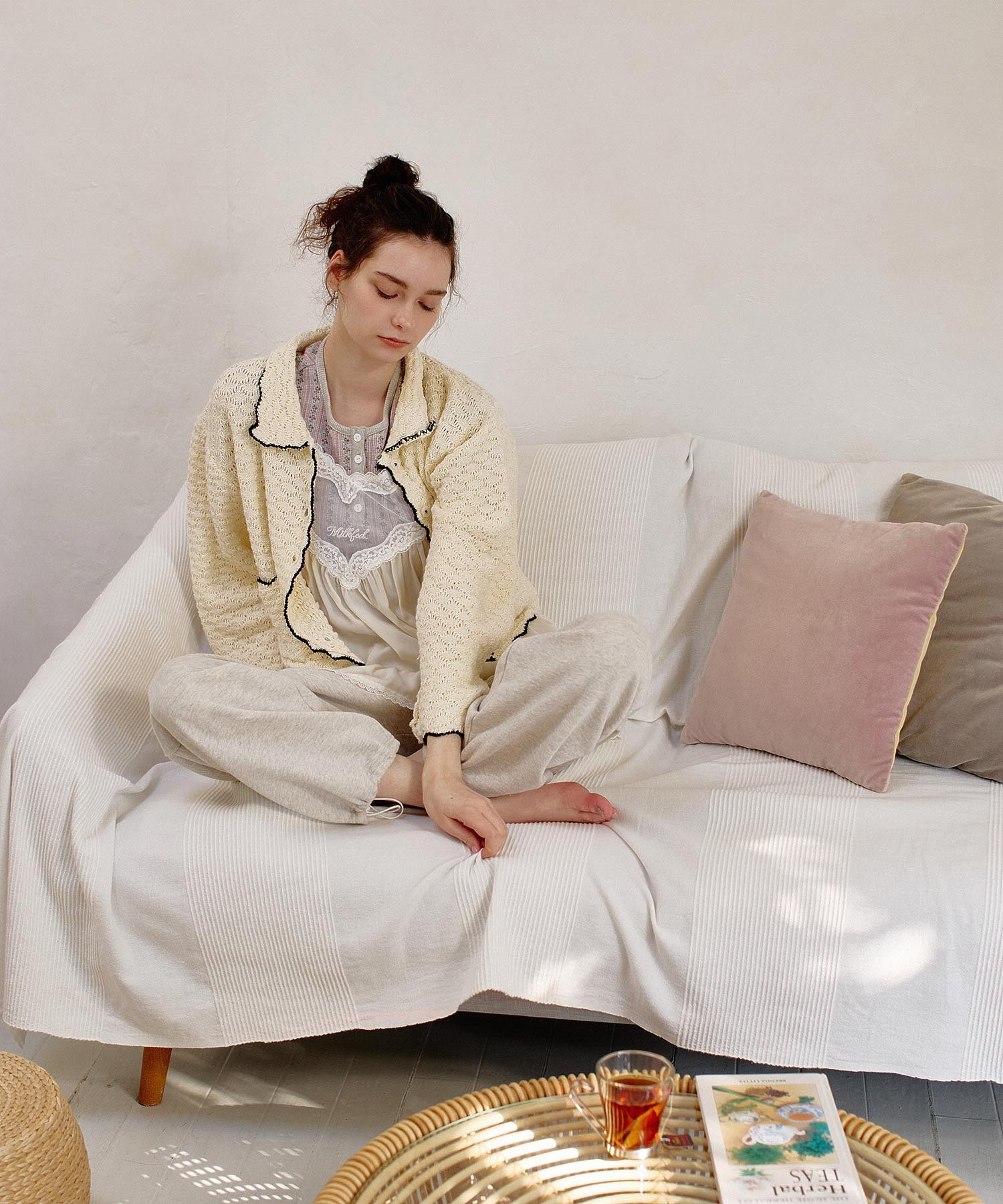 OPEN COLLAR CONTRAST TRIM KNIT CARDIGAN