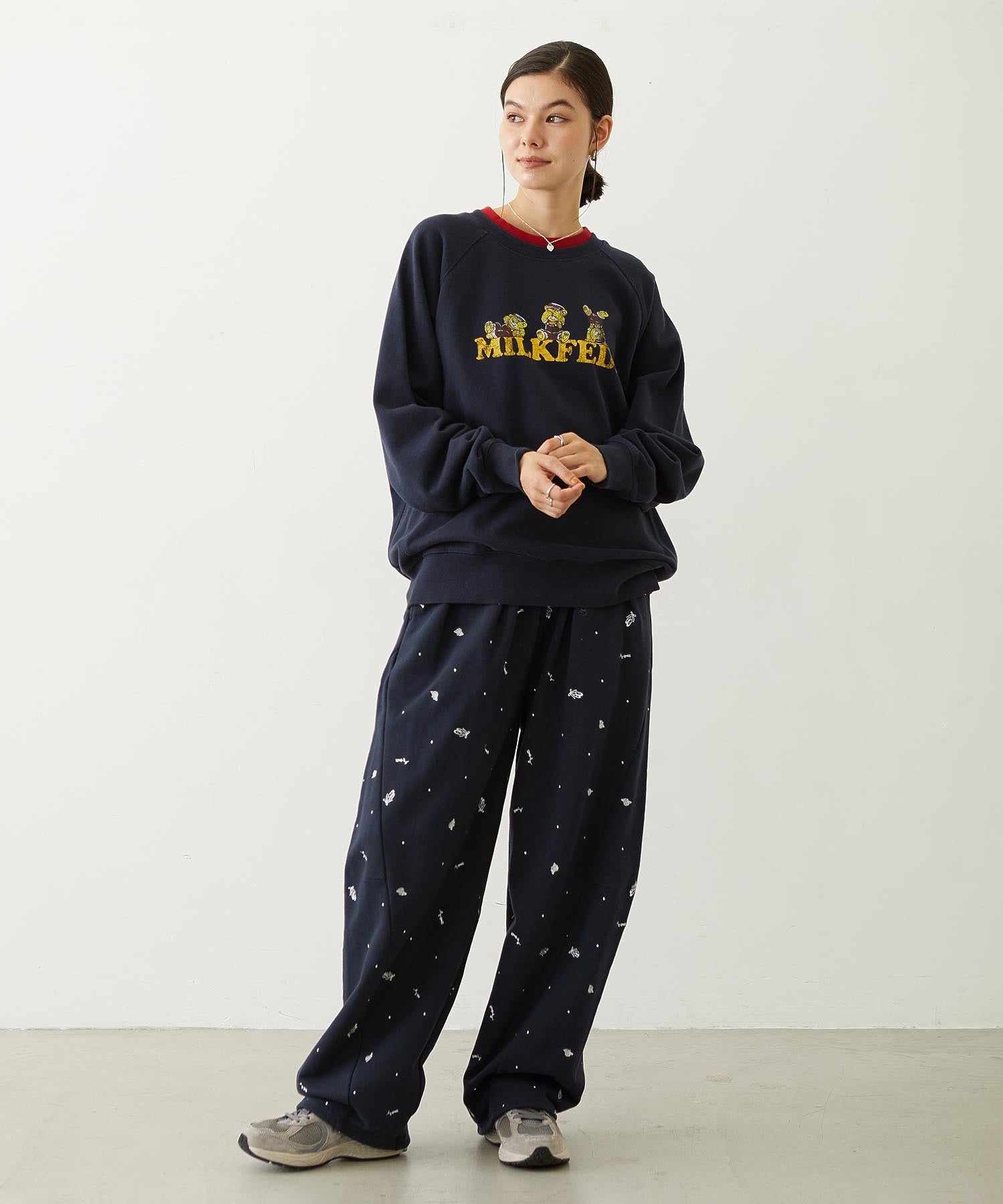 EMBROIDERED ROSE SWEAT WIDE PANTS