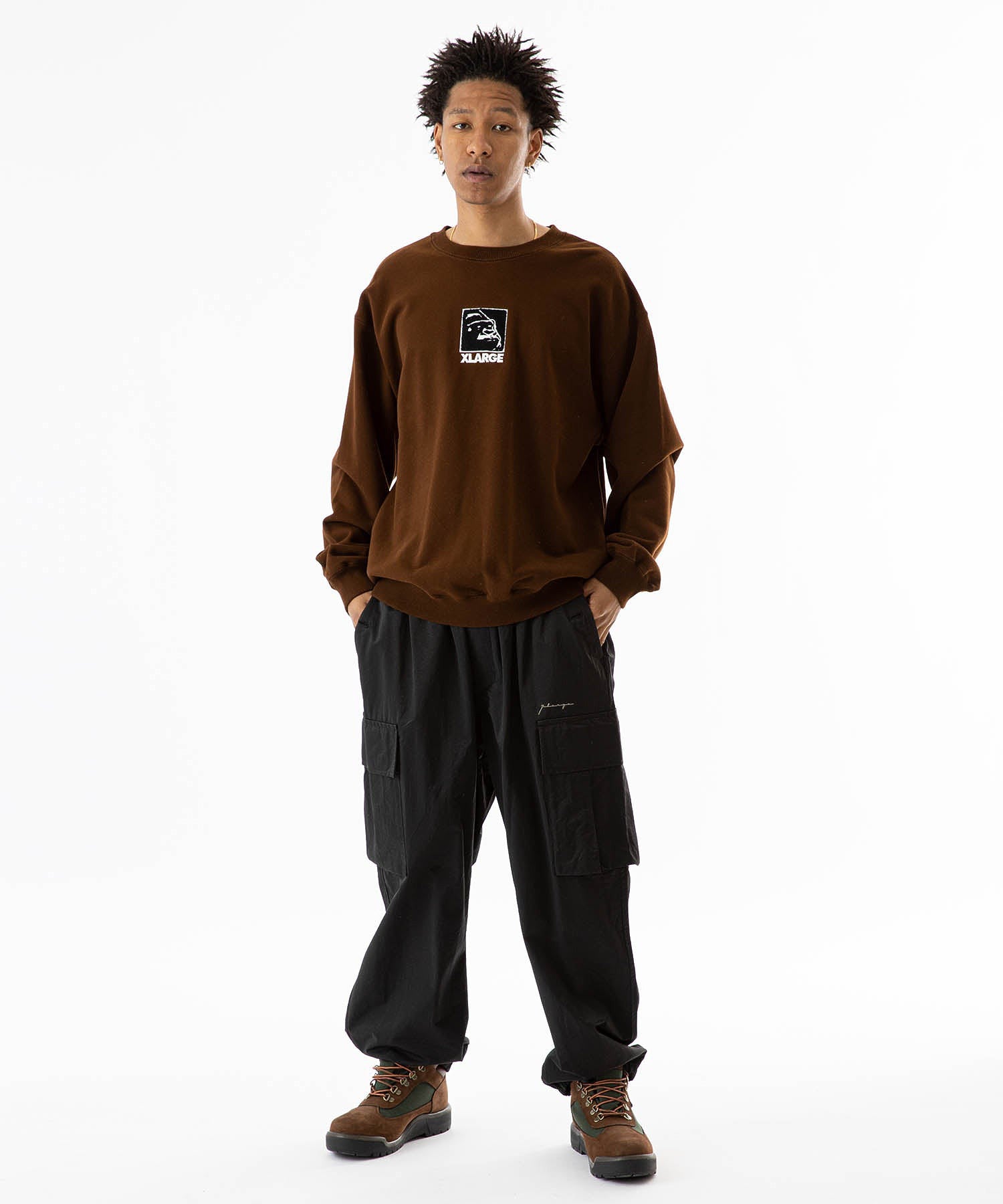 MODEL 身長180cm / 着用サイズ：Lサイズ ※商品の色味の目安は、商品単体の画像をご参照ください。