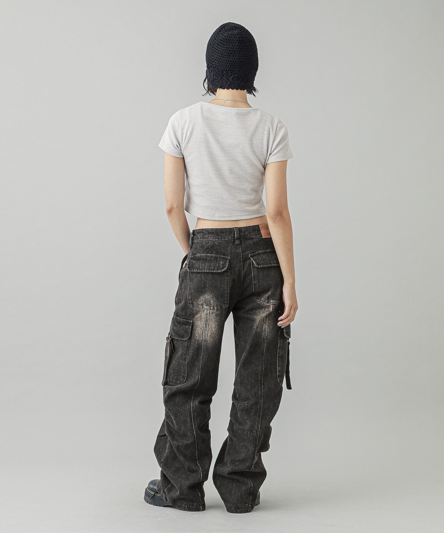 LOW RISE CARGO POCKET DENIM PANTS