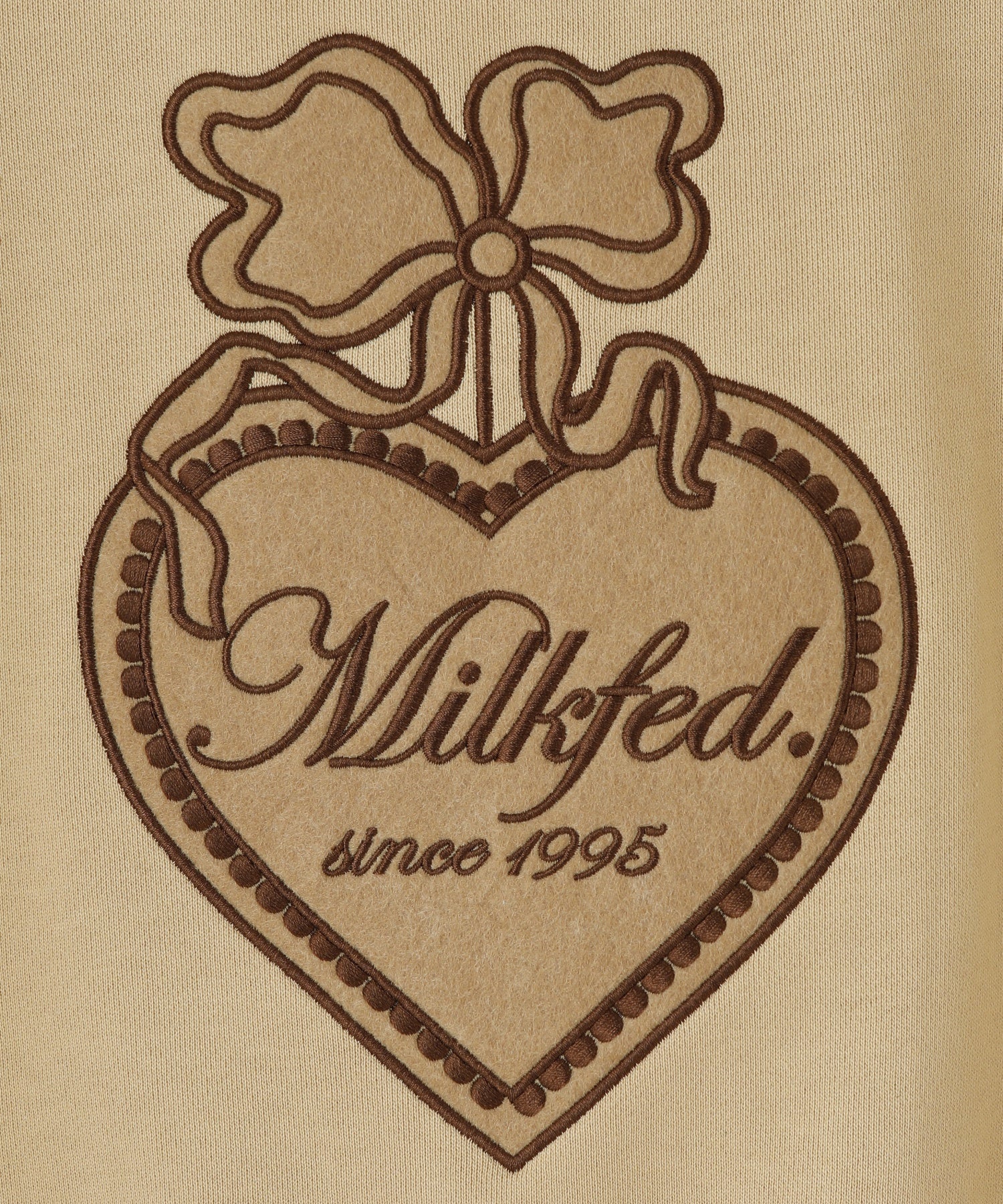 HEART RIBBON EMBLEM SHORT CREW SWEAT