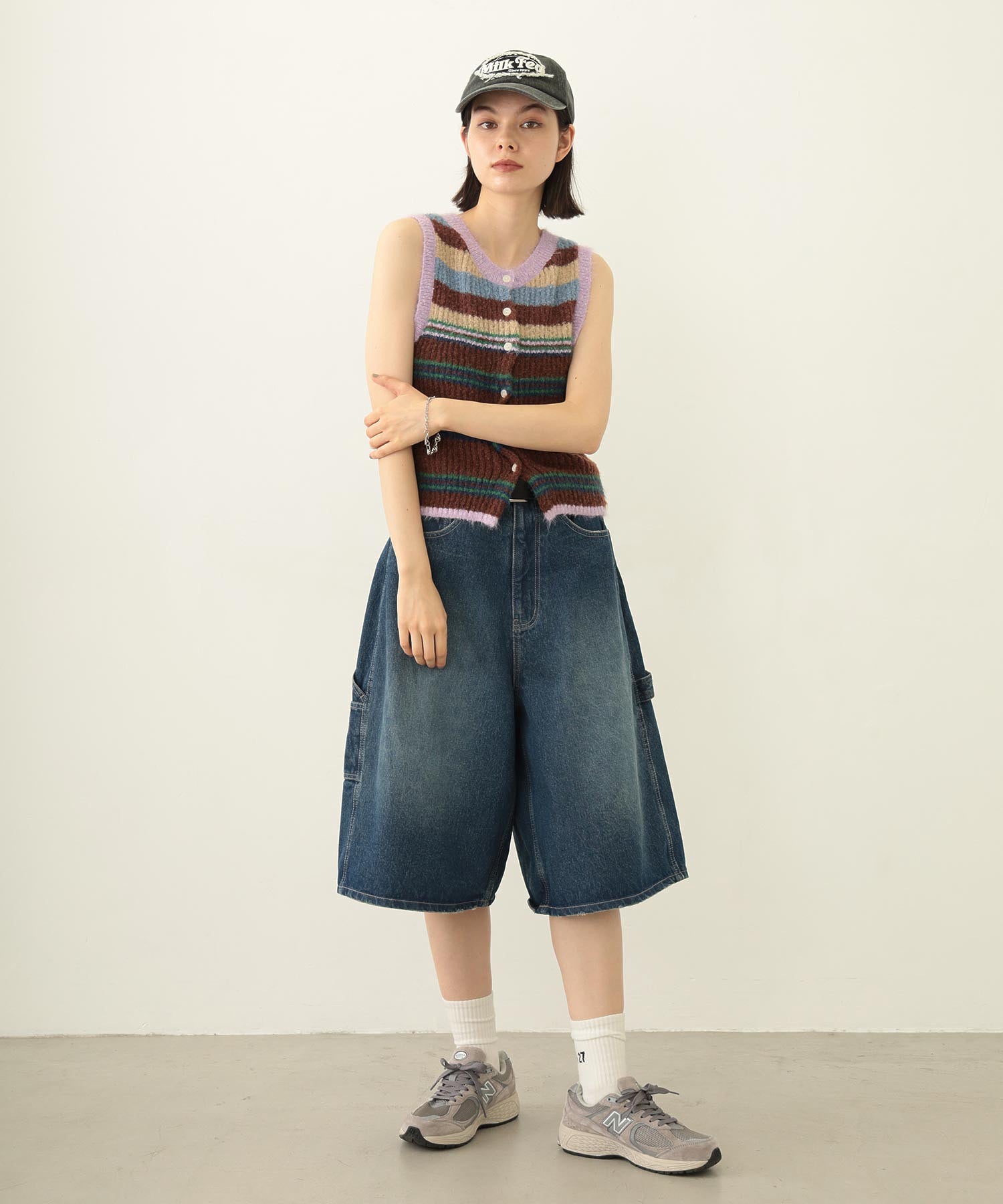 TWO-TYPE STRIPED KNIT VEST