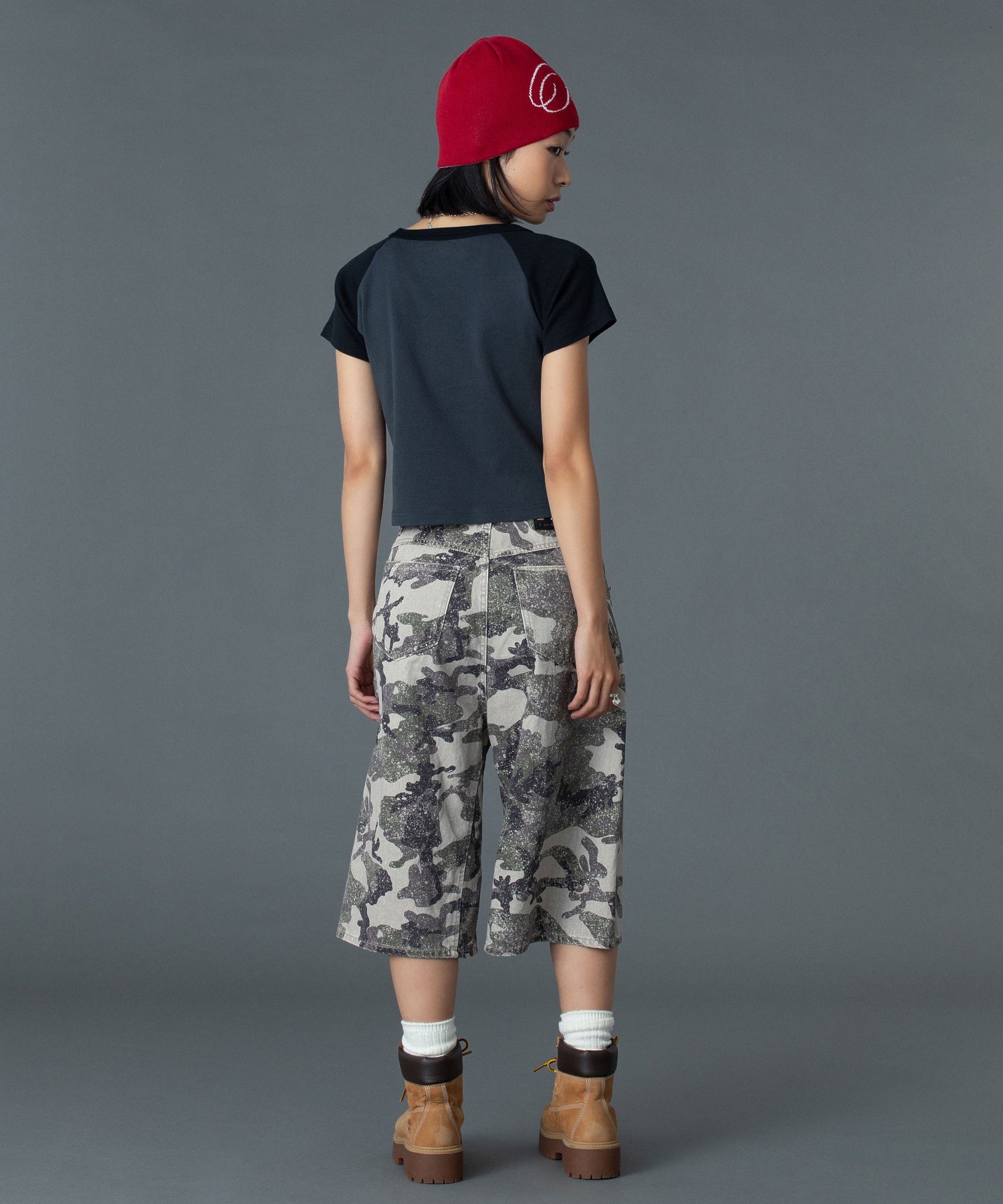 FACE EMBROIDERED PATCH RAGLAN S/S BABY TEE