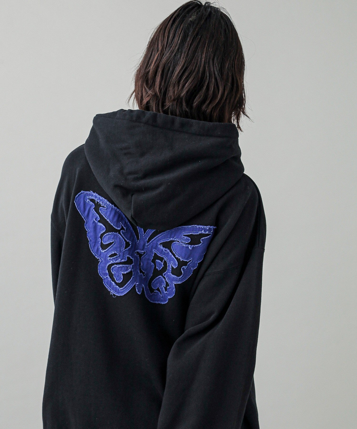 BUTTERFLY PATCH OVERSIZED SWEAT HOODIE