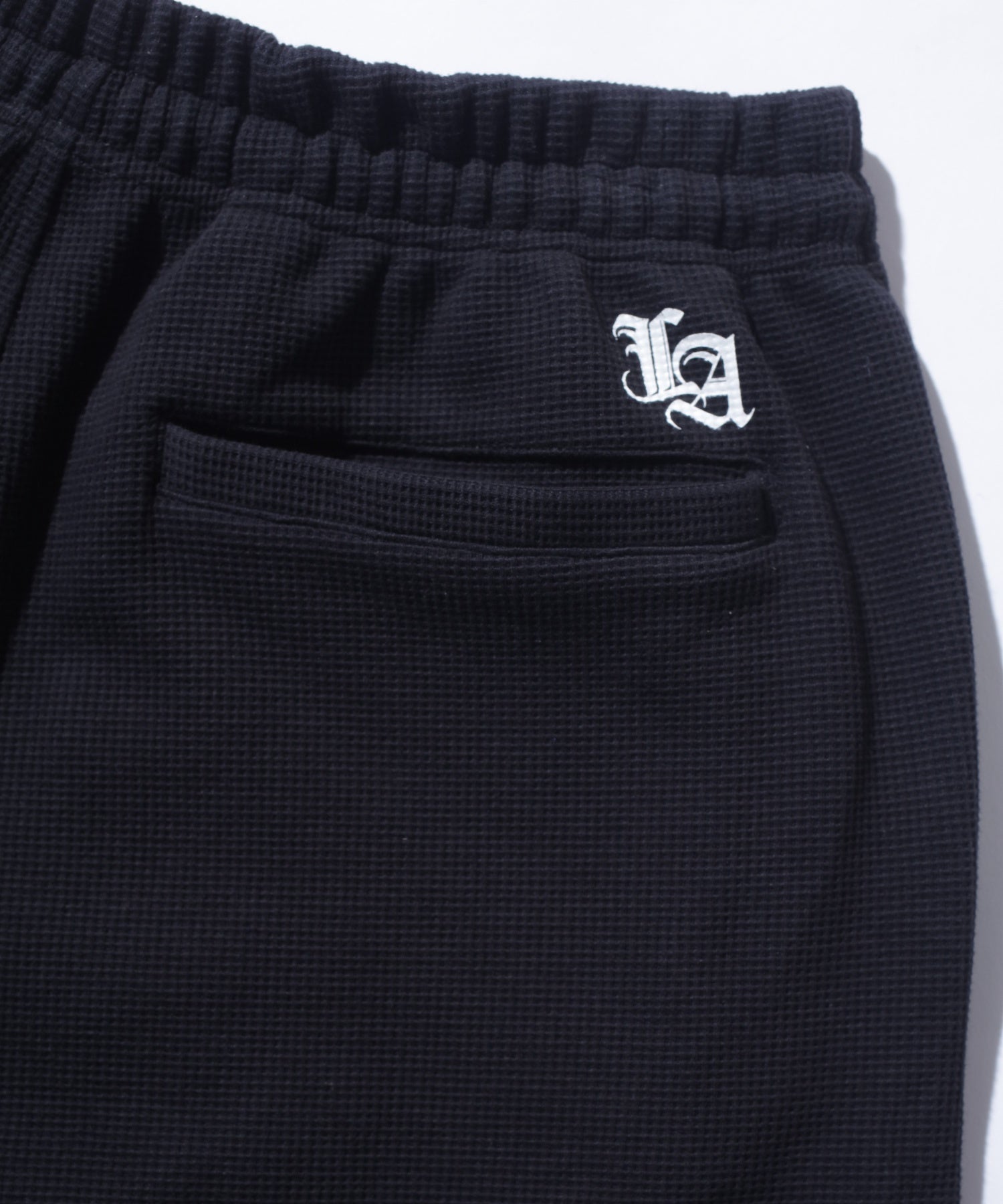 OLD ENGLISH WAFFLE SHORT PANTS