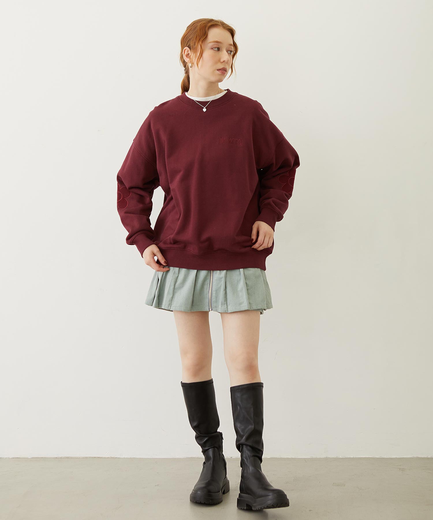 FLOWER ELBOW PATCH SWEAT TOP