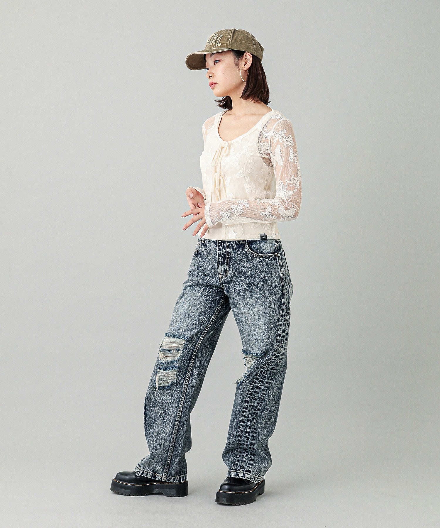 DISTRESSED LOOSE FIT DENIM PANTS