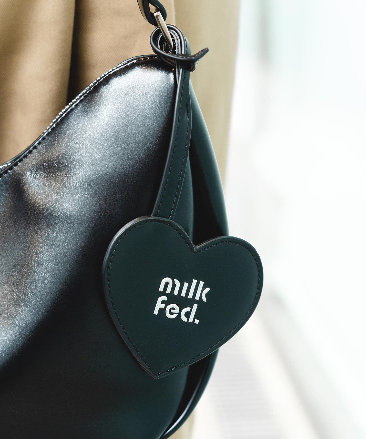 HEART MIRROR SHOULDER BAG