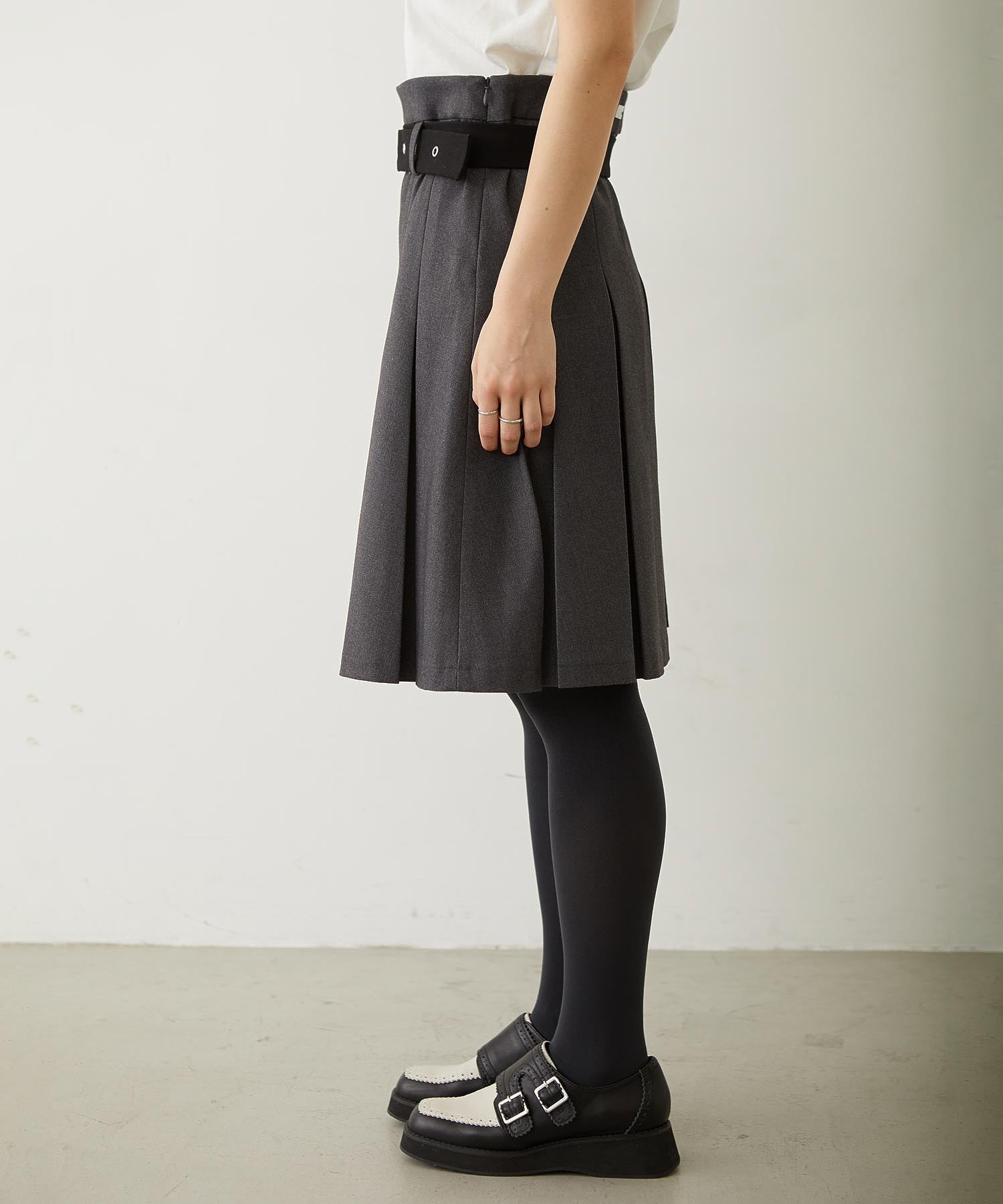 BELTED PLEATED SKIRT