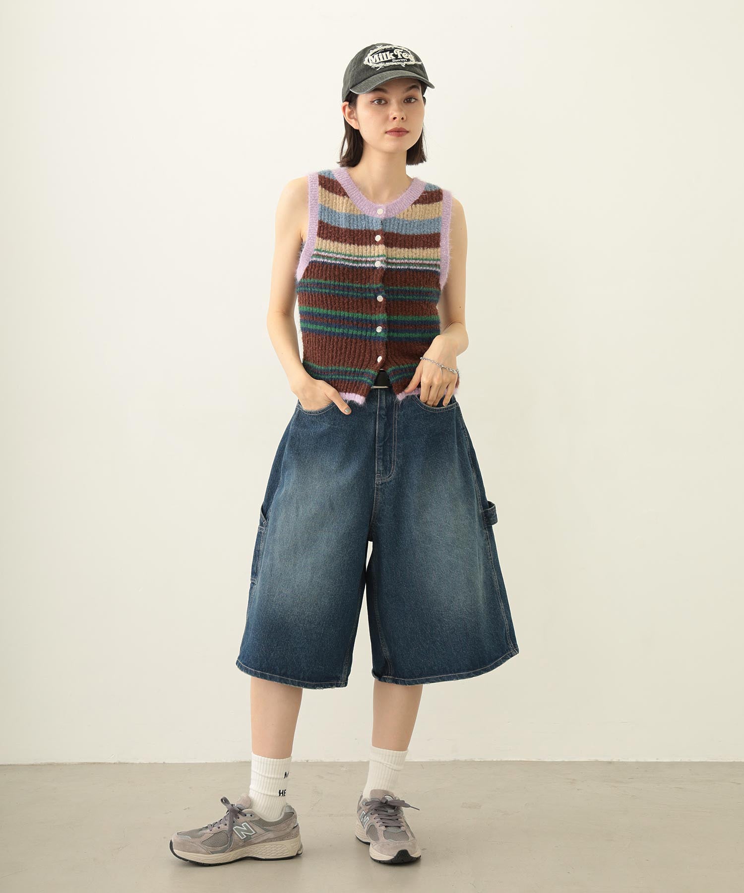 TWO-TYPE STRIPED KNIT VEST