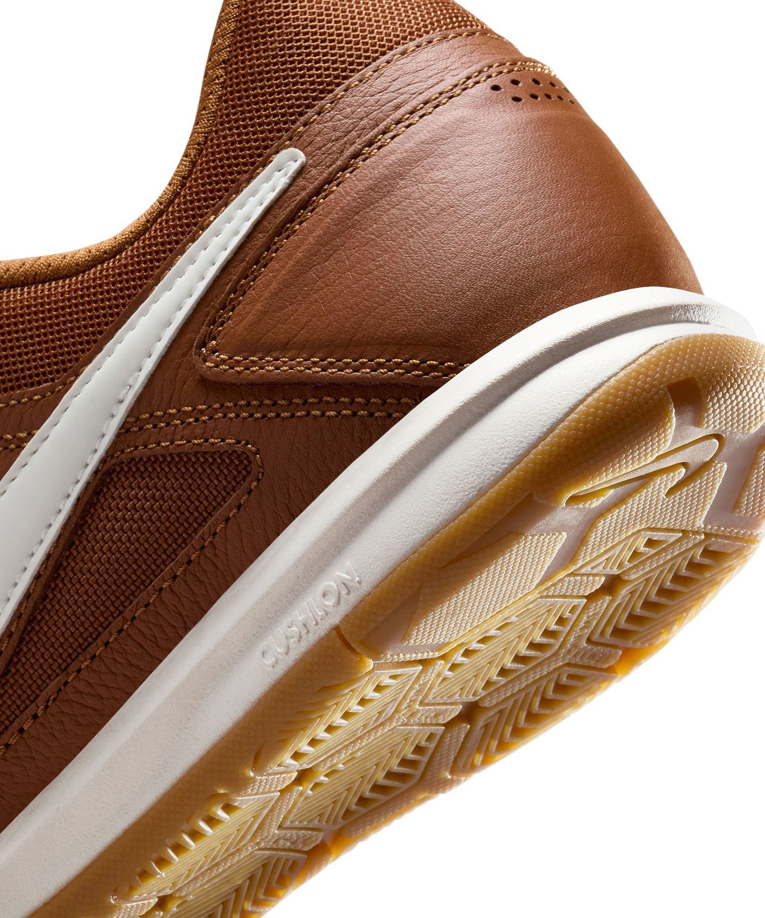 NIKE/GATO