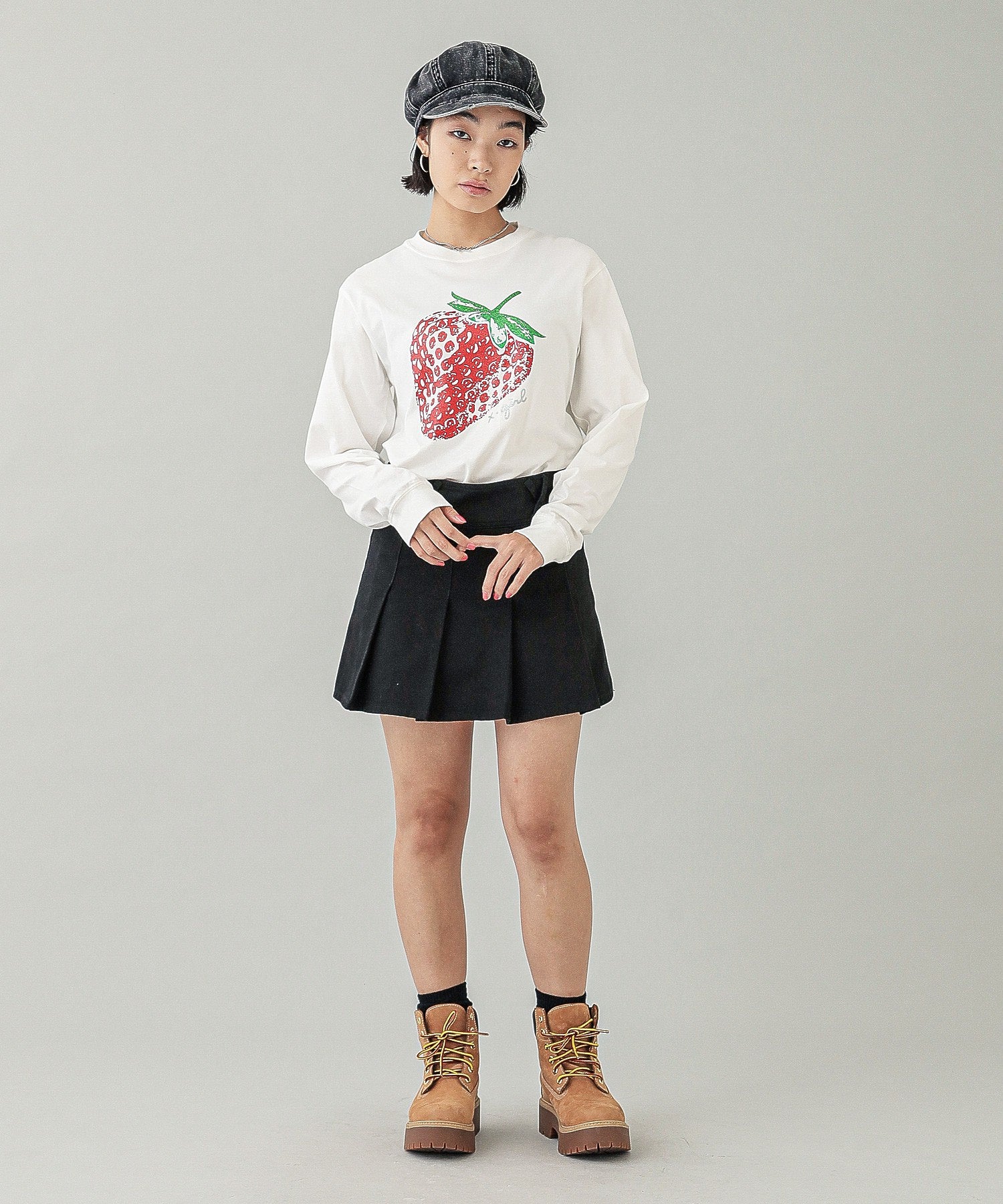 LOW RISE HIP LOGO MINI SKIRT