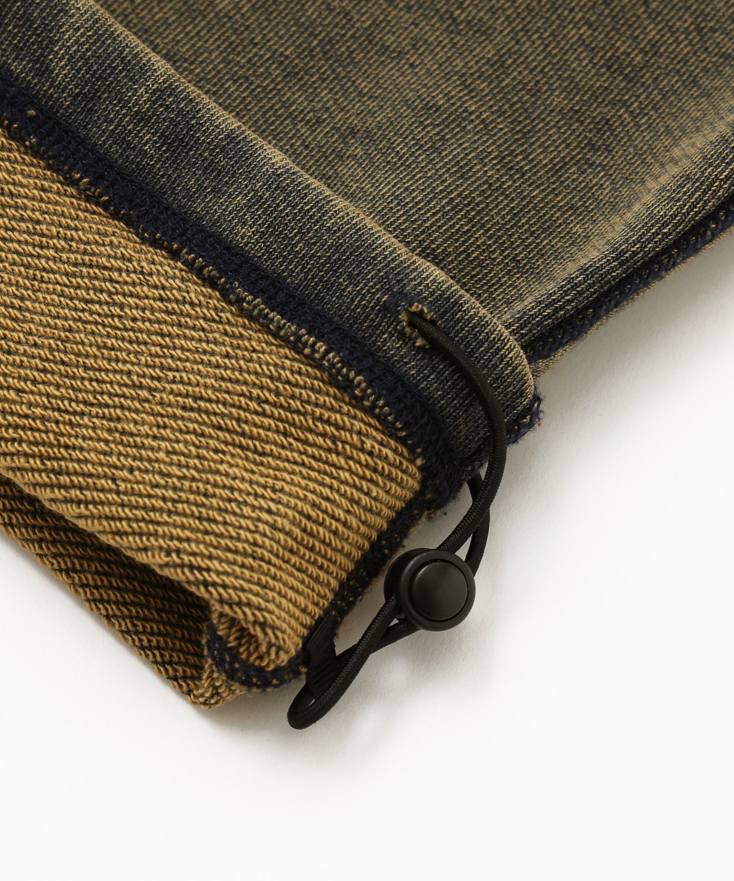 OVERDYED NUMBER PATCH CARGO SWEATPANTS