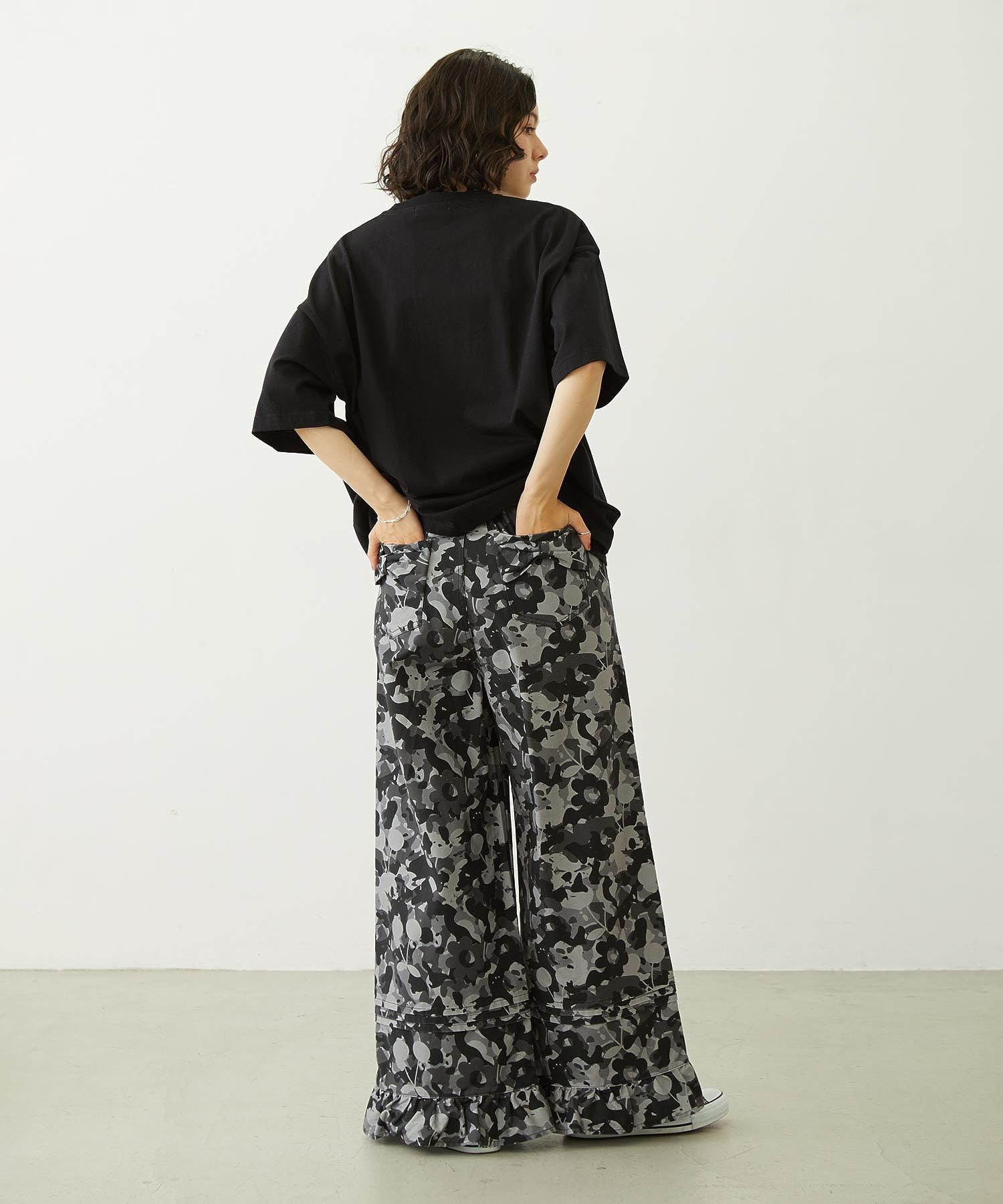 FRILL HEM CAMO PANTS