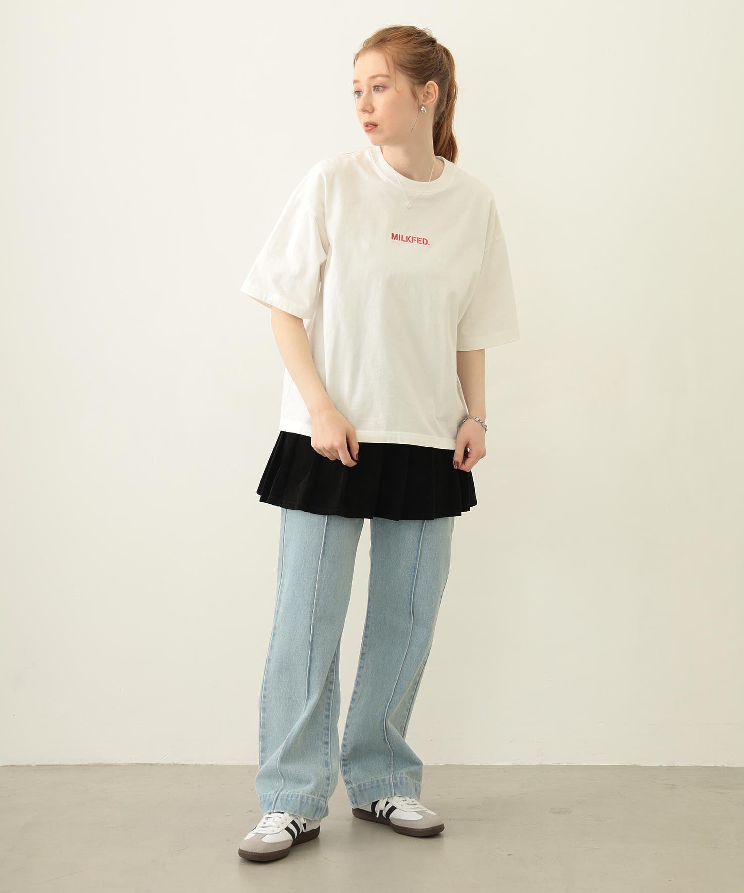 CENTER PLEAT DETAIL DENIM PANTS