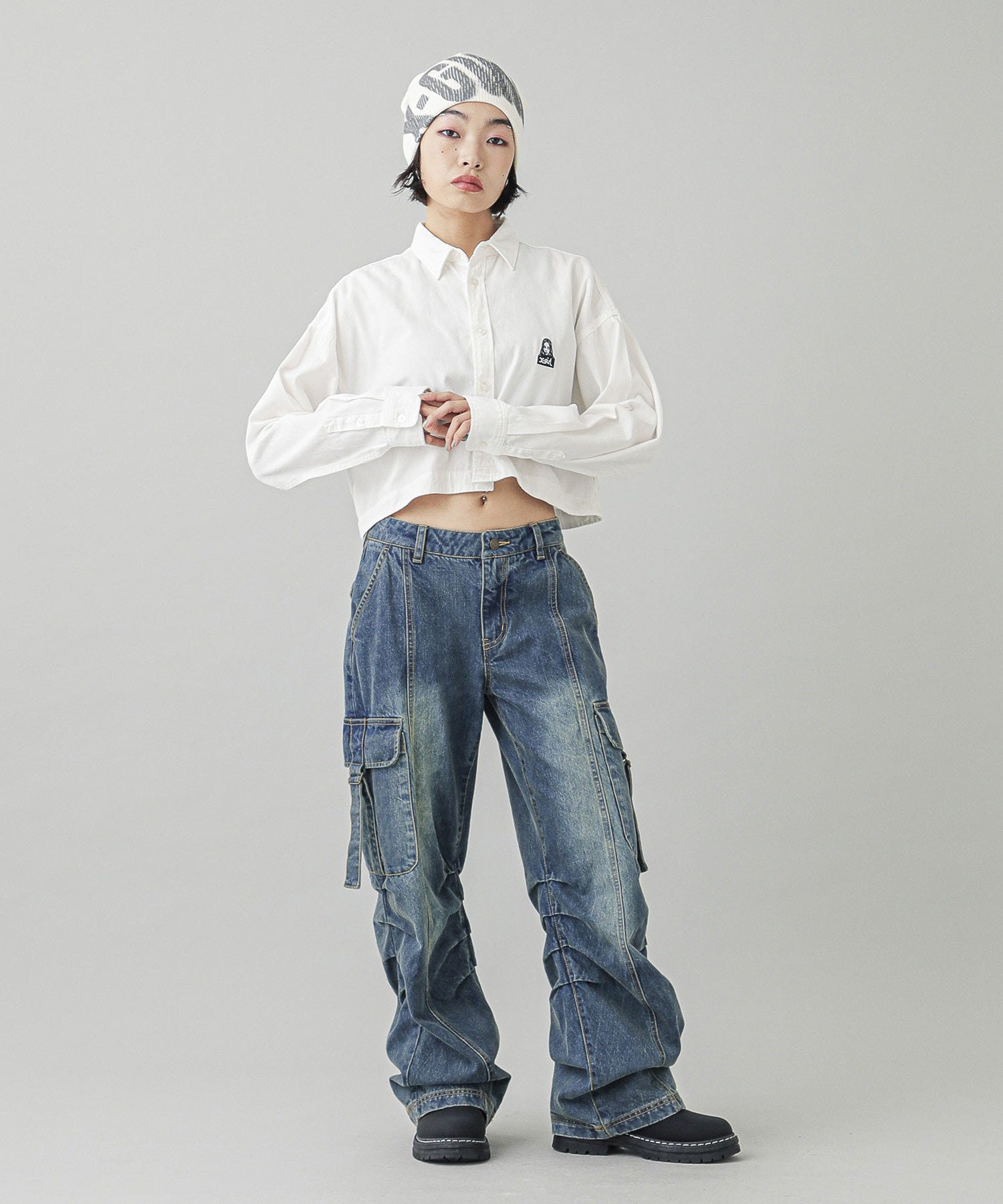 LOW RISE CARGO POCKET DENIM PANTS